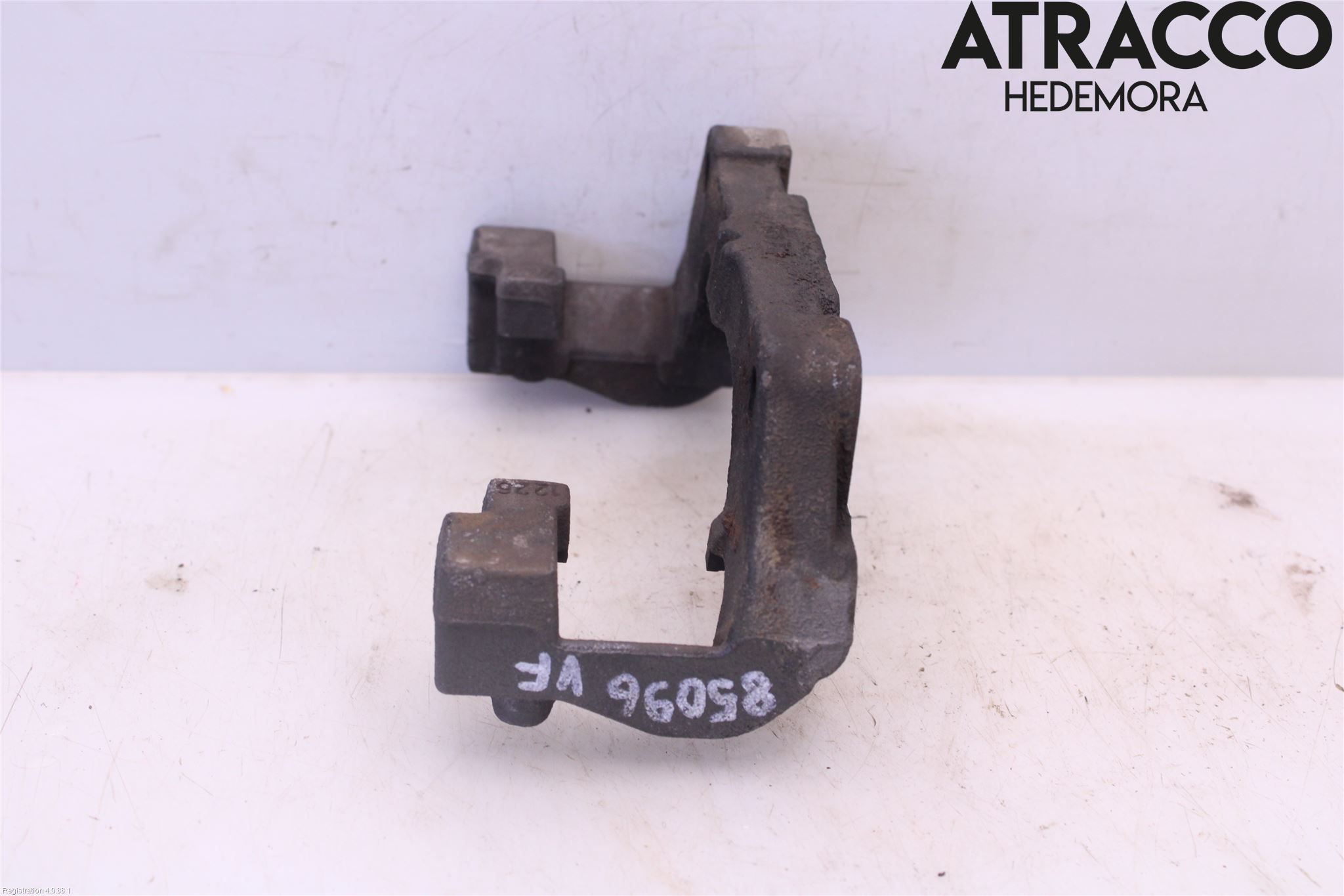 Volvo V90 17->> Bremsecaliper Feste Holder