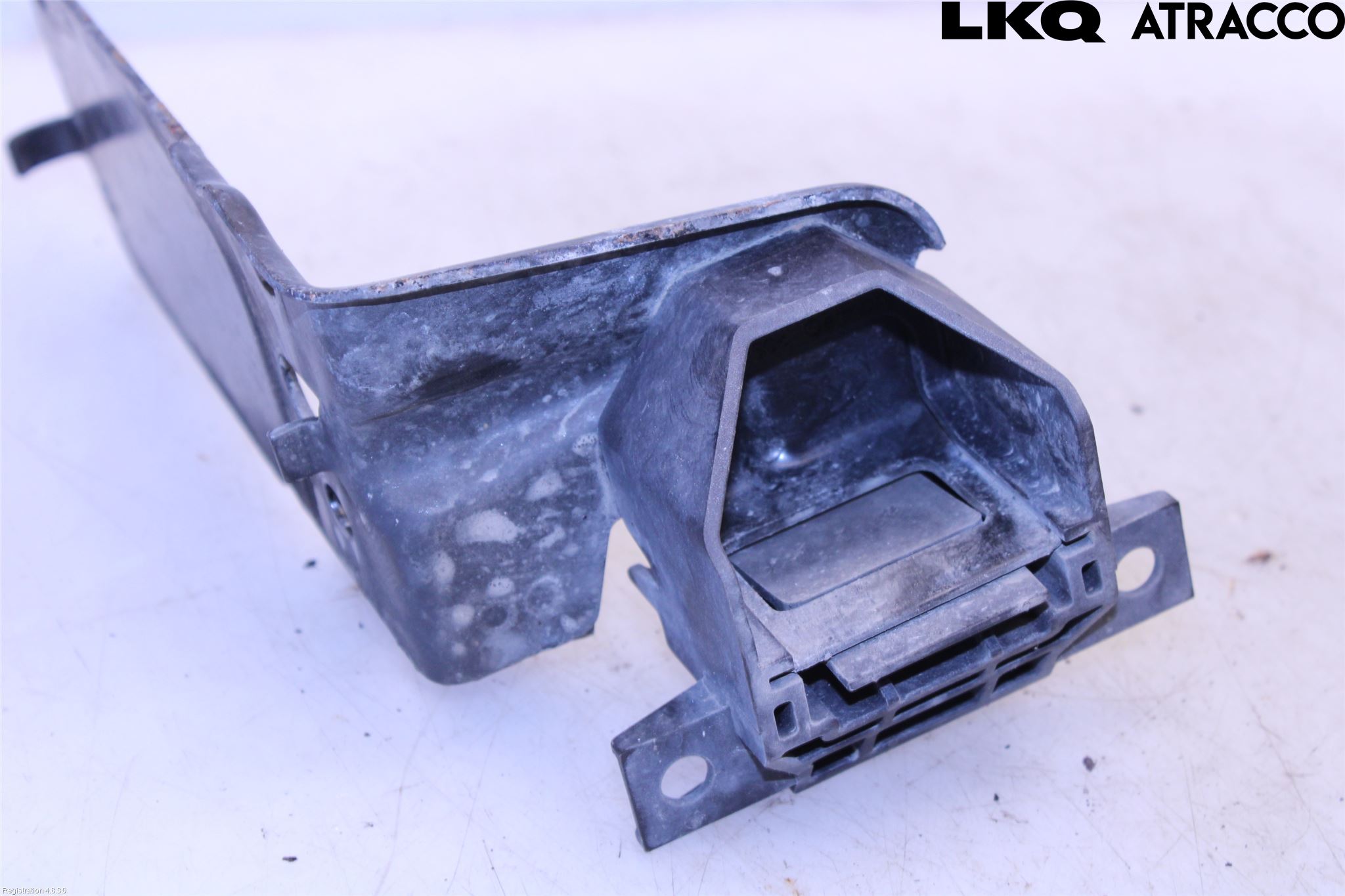 BMW 3 E90/91 SED/TOU 05-12 Radiator Feste - Ramme - Bjelk