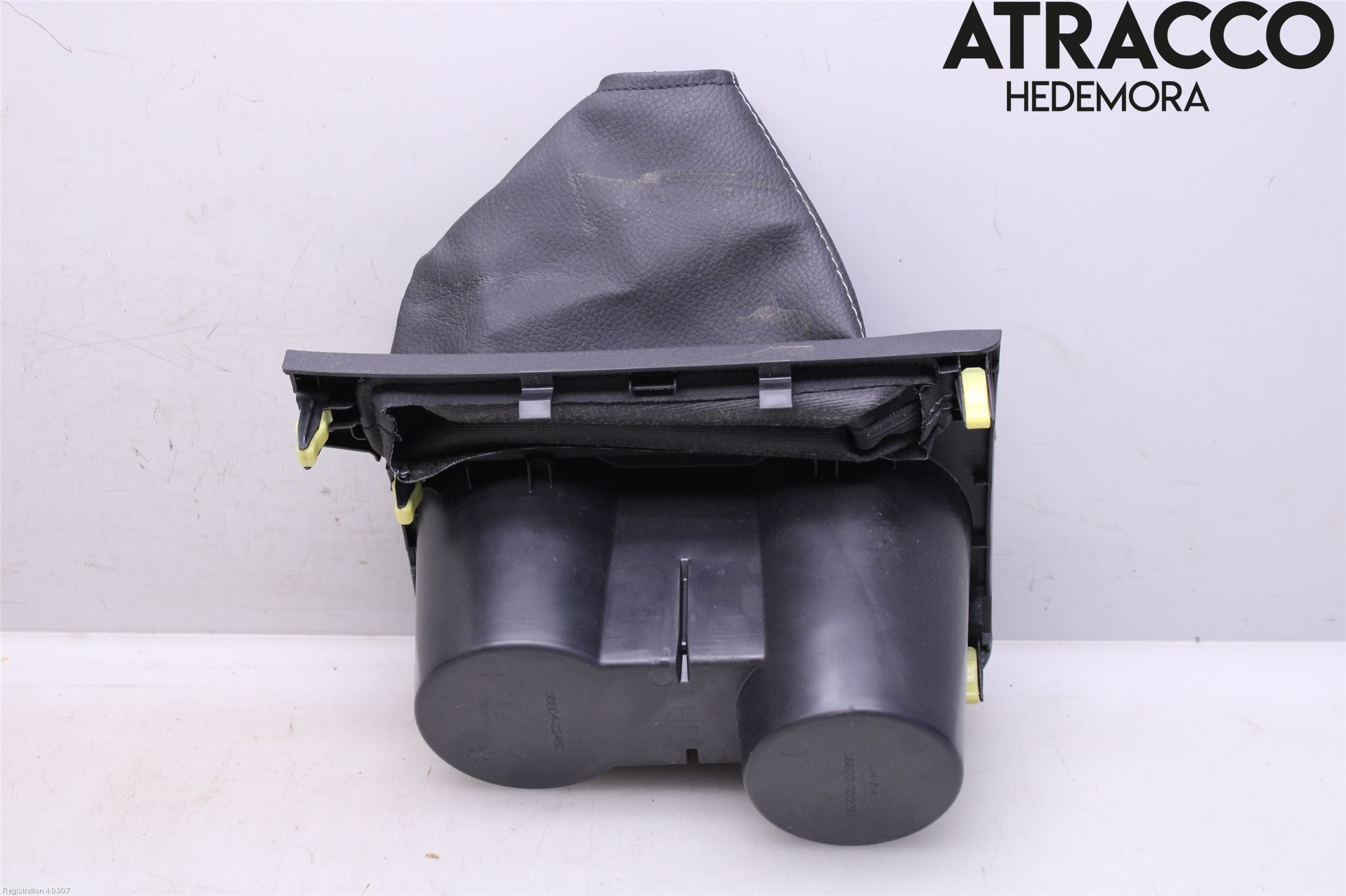 Toyota AURIS 13-19 Innr Koppholder
