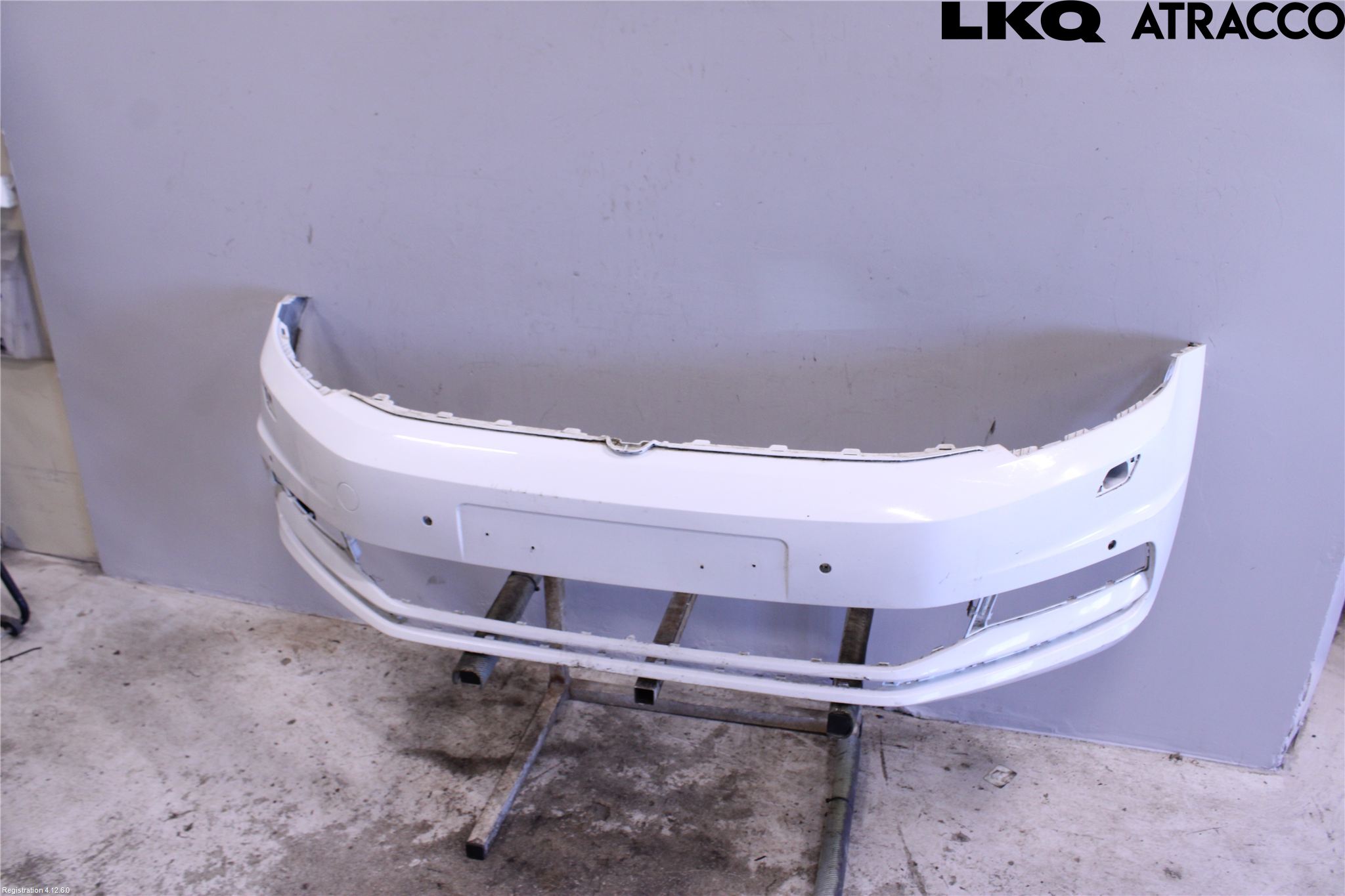 Volkswagen VW TOURAN 16- Støtfanger Foran Plastdeksel