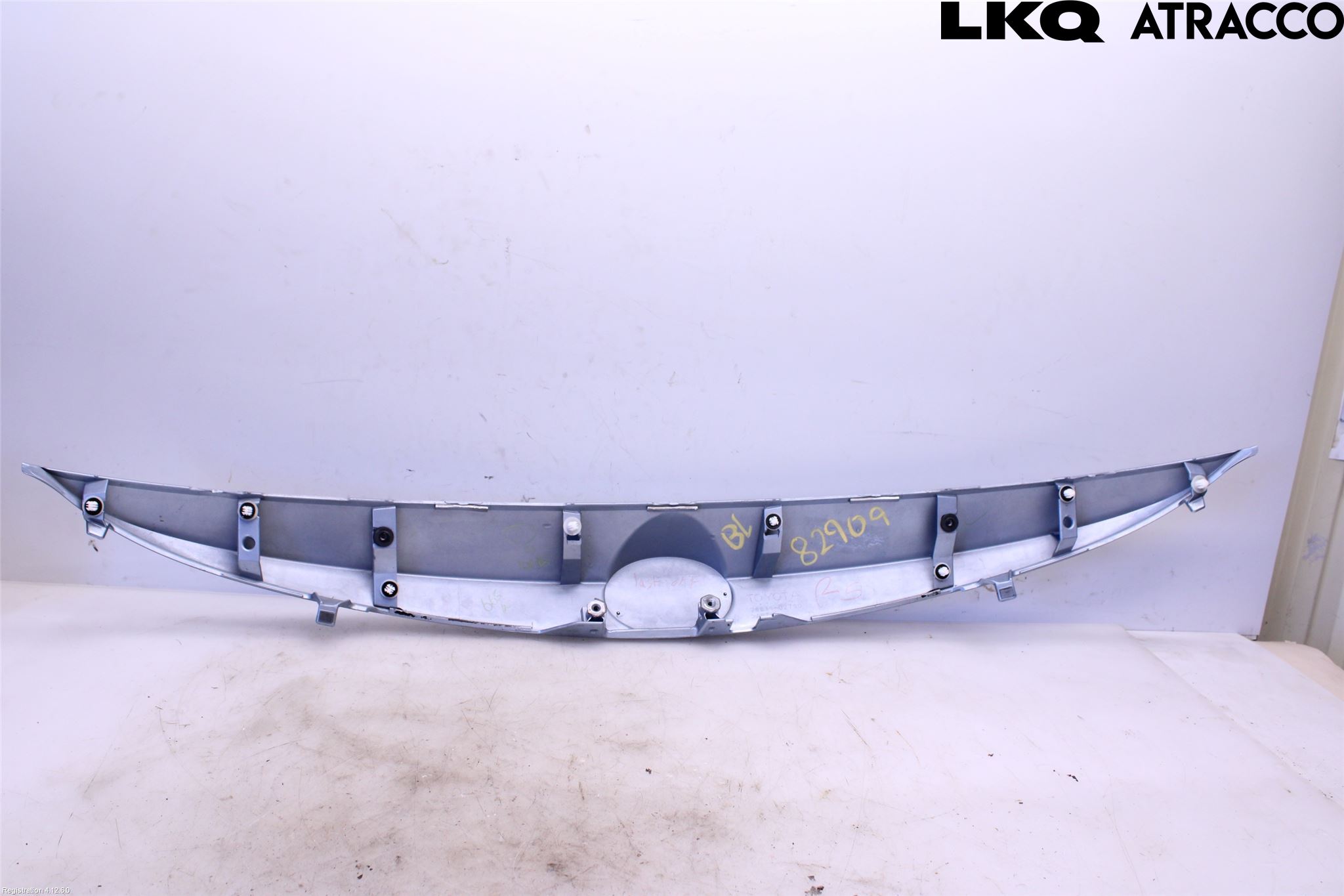 Toyota AURIS 13-19 Refleksplate - Skiltplate