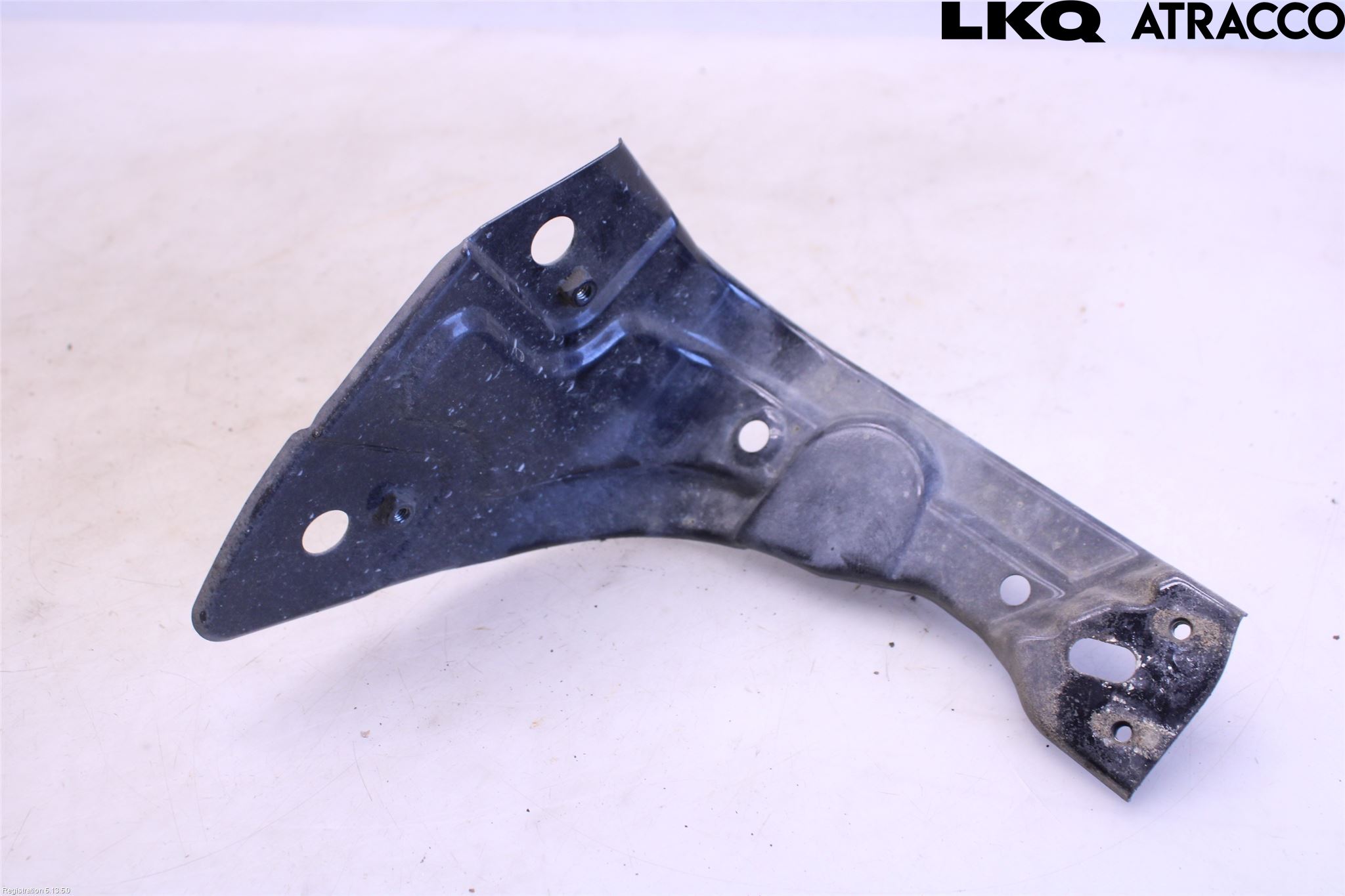 Volkswagen VW PASSAT 11-14 Frontskjermfeste Venstre