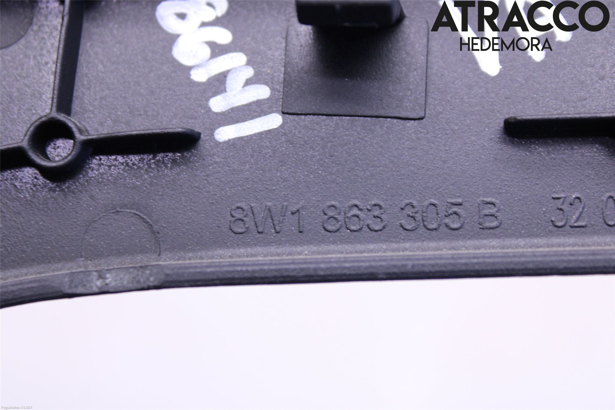 Audi A4/S4 B9 20- Innr Konsoll-Lomme