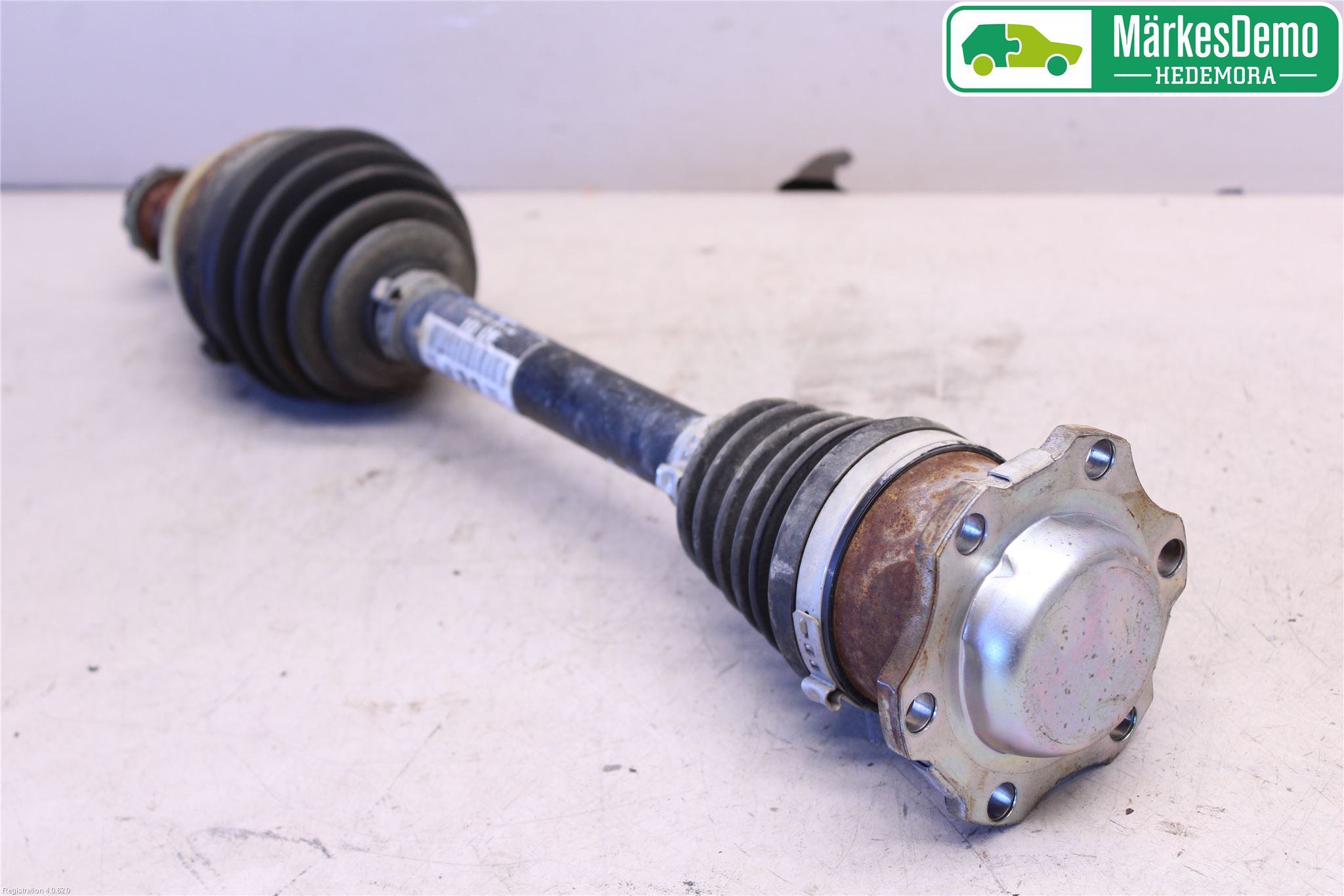 Volkswagen VW POLO 05-09 Drivaksel Foran Kompl Venstre