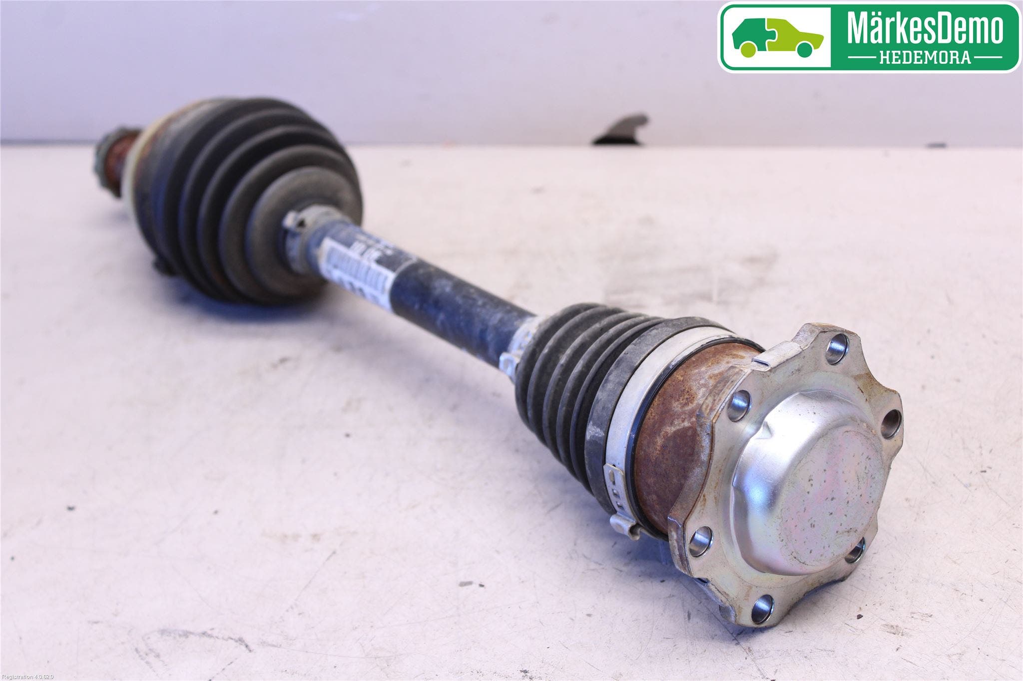 Volkswagen VW POLO 05-09 Drivaksel Foran Kompl Venstre