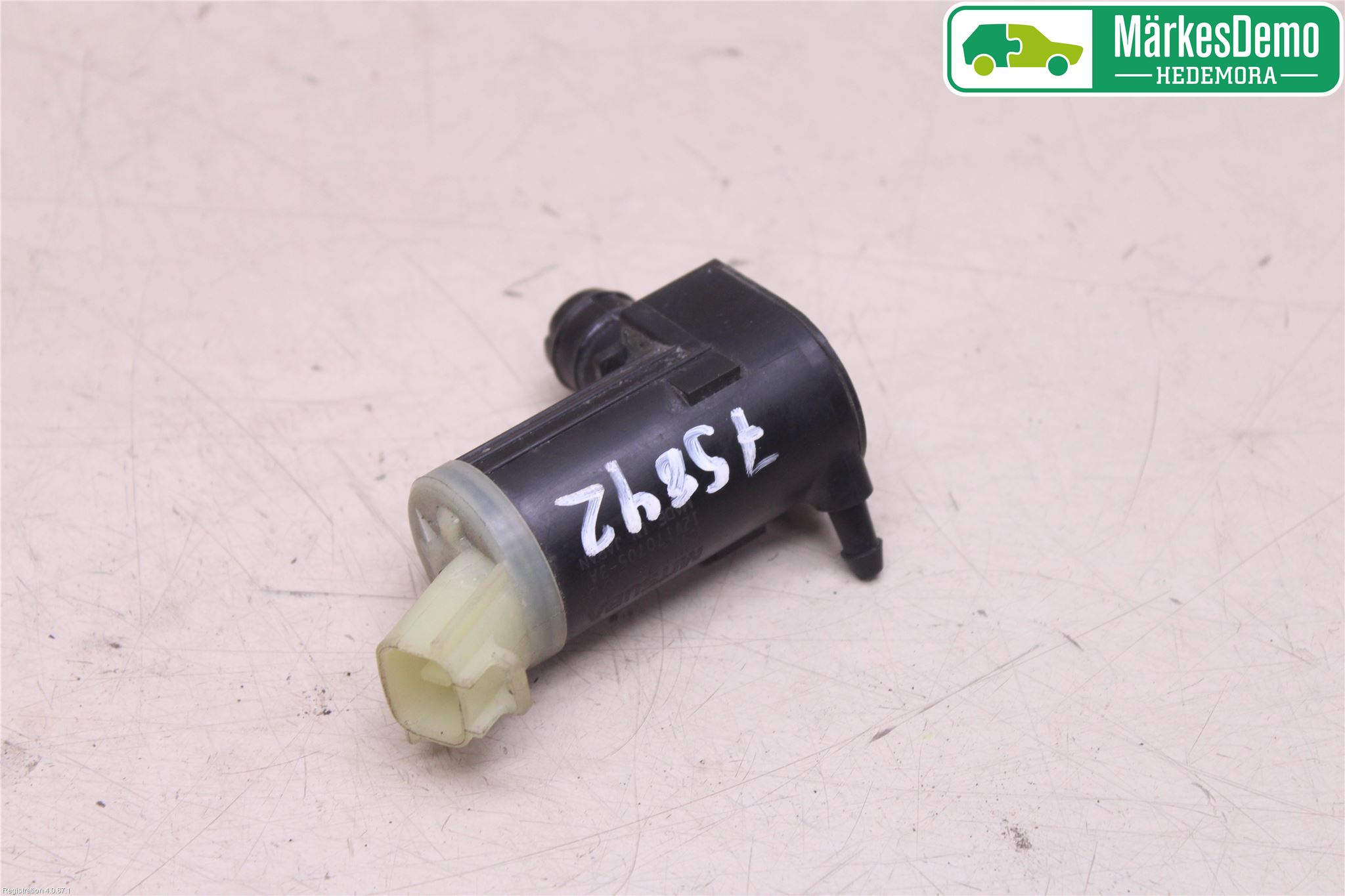 Suzuki SWIFT 17-24 Spylerpumpe Frontrute