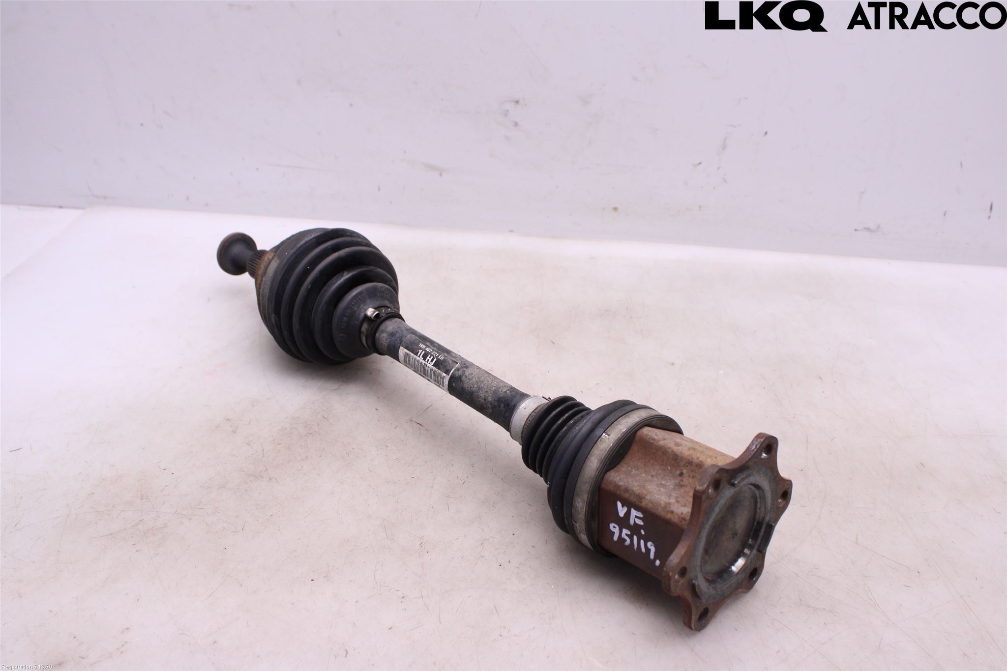 Volkswagen VW PASSAT 11-14 Drivaksel Foran Kompl Venstre