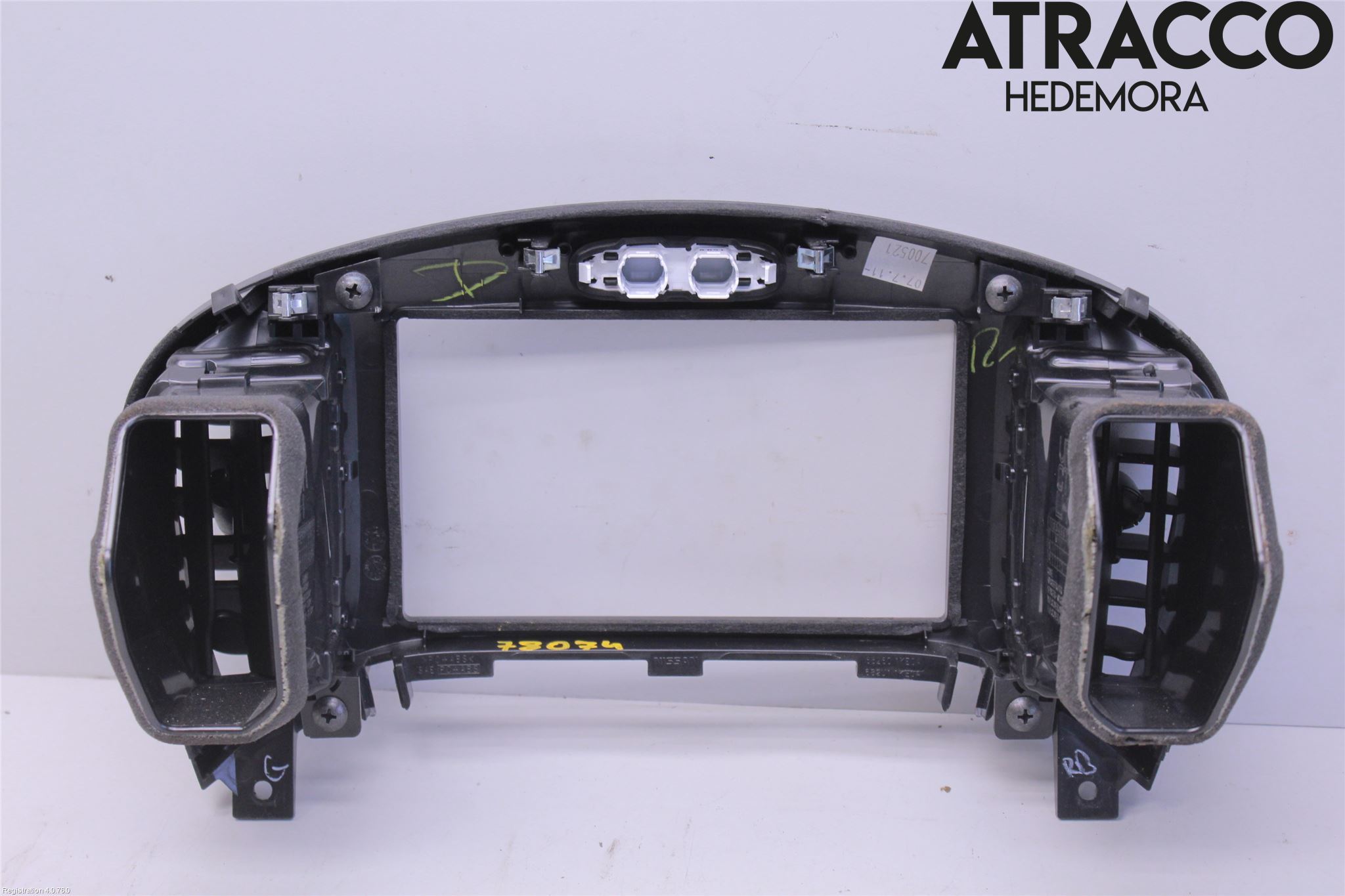 Nissan JUKE 10-14 Dashbord Kanal - Dyse