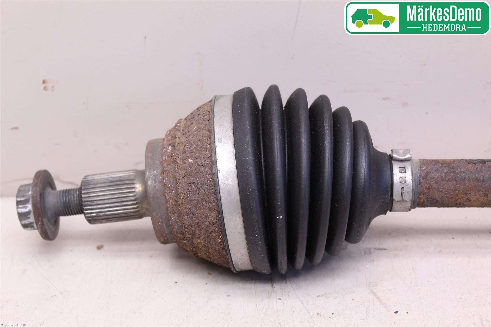 Volkswagen VW GOLF VI 09-13 Drivaksel Foran Kompl Venstre
