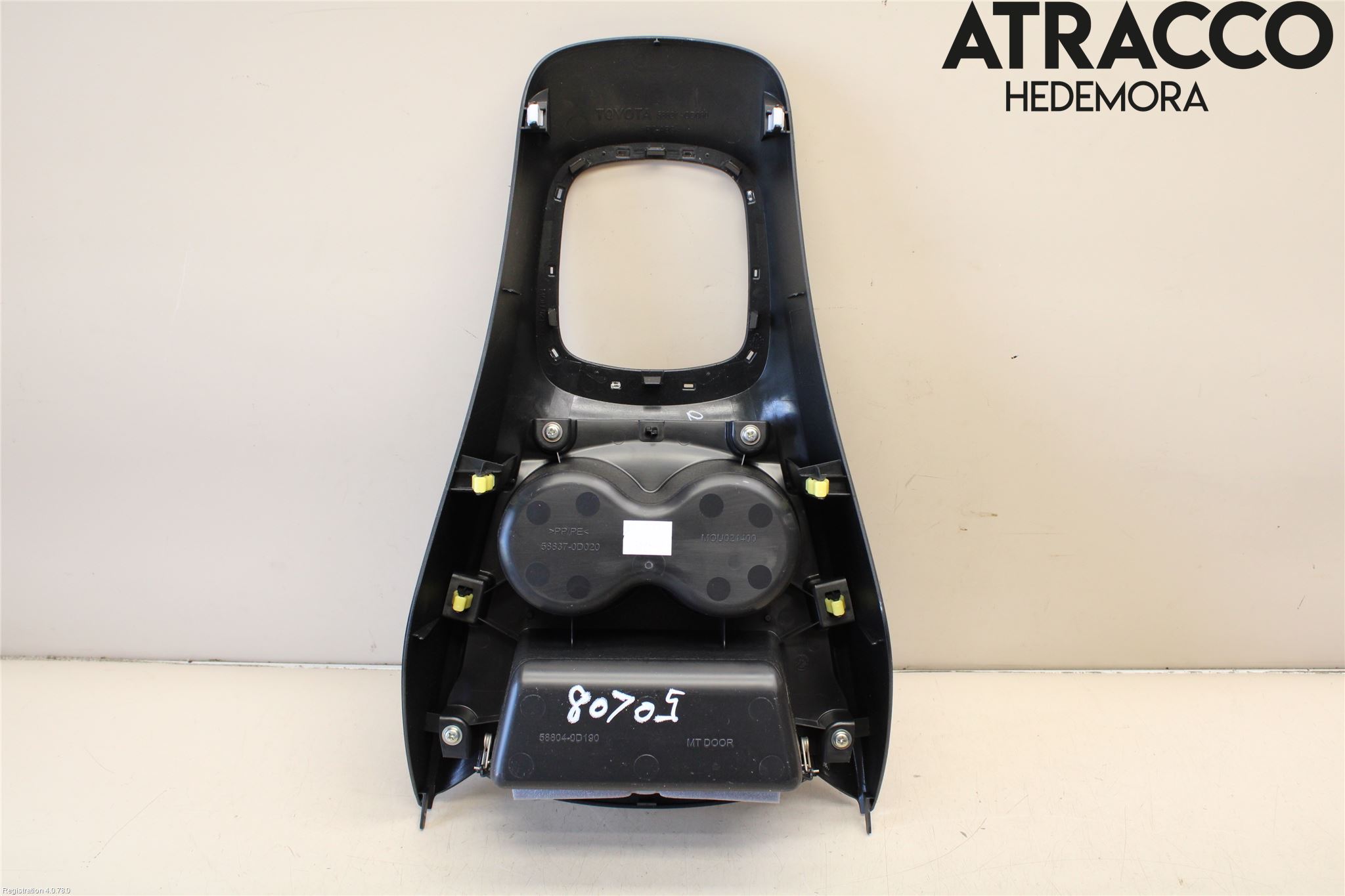 Toyota YARIS XP130 15-20 Innr Koppholder