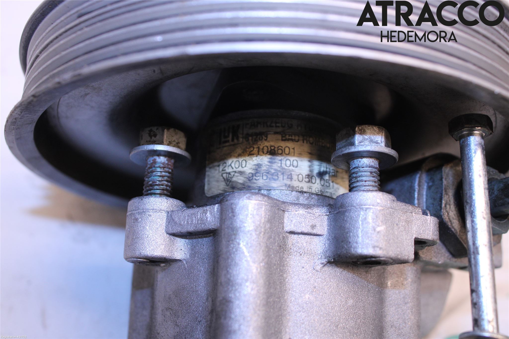 Porsche 911 64- Servo Pumpe