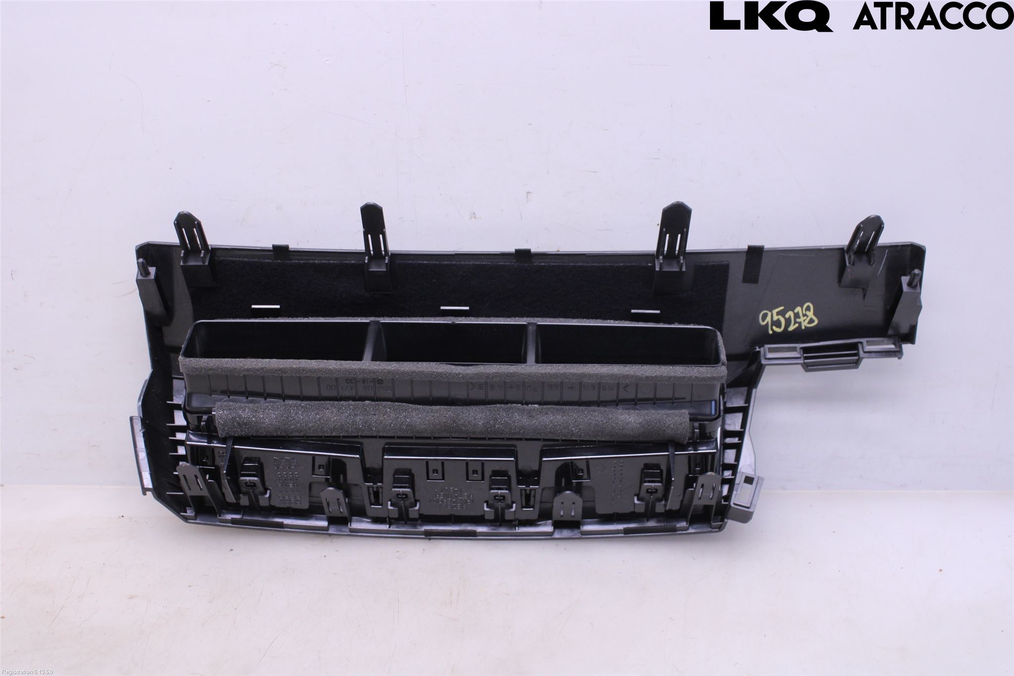 Toyota PRIUS+ ZVW40 12-20 Dashbord Kanal - Dyse