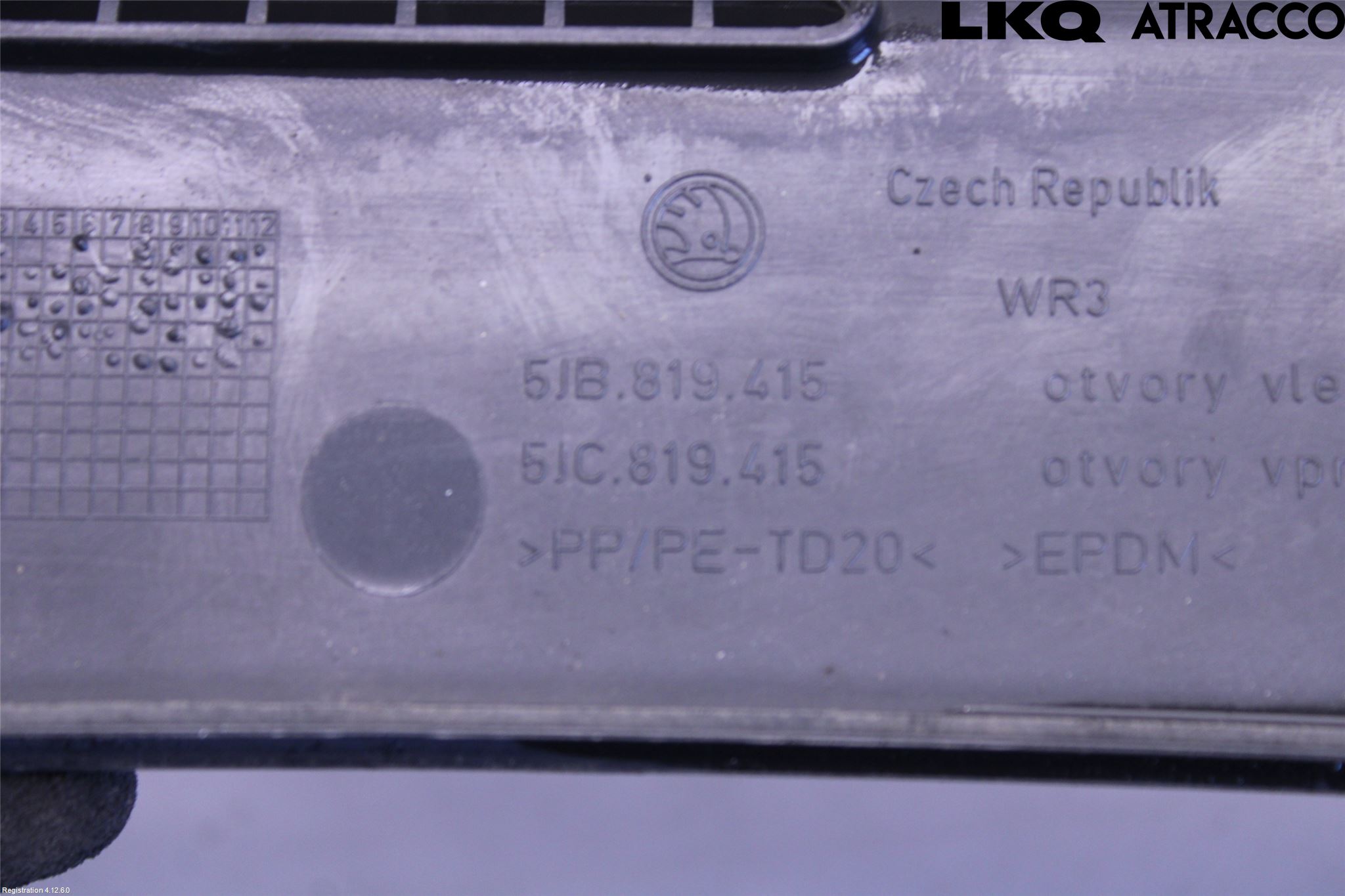 Skoda RAPID Visker Deksel-Grill-Under Frr