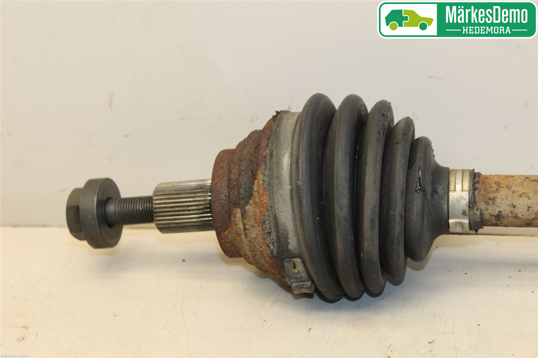 Volkswagen VW GOLF V 04-09 Drivaksel Foran Kompl Venstre