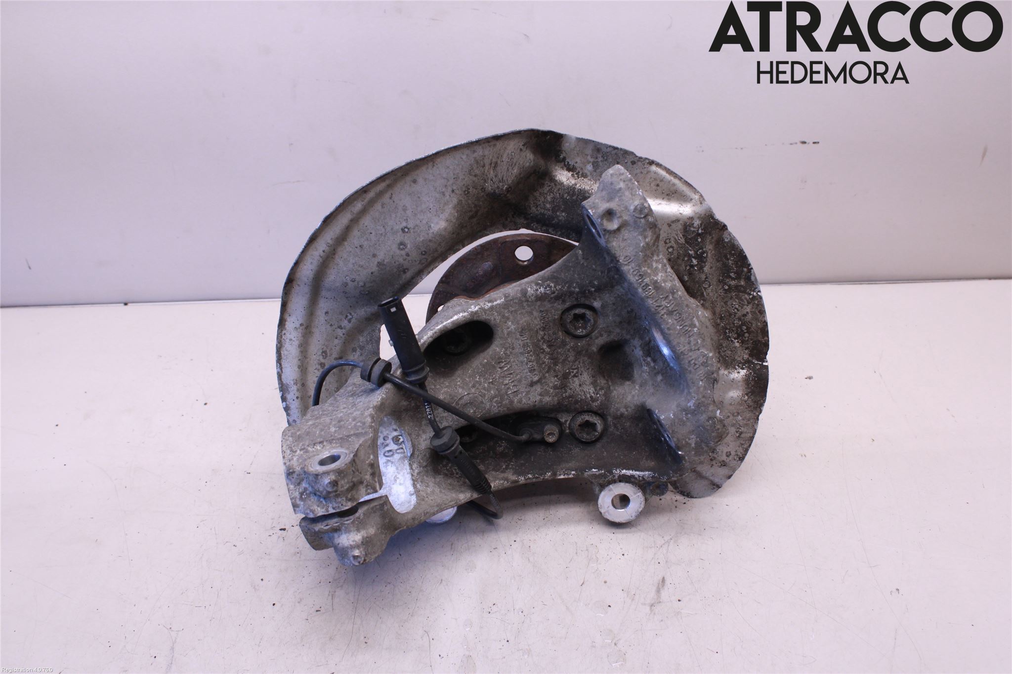 BMW 1 F20/F21 11-19 Spindel Vf