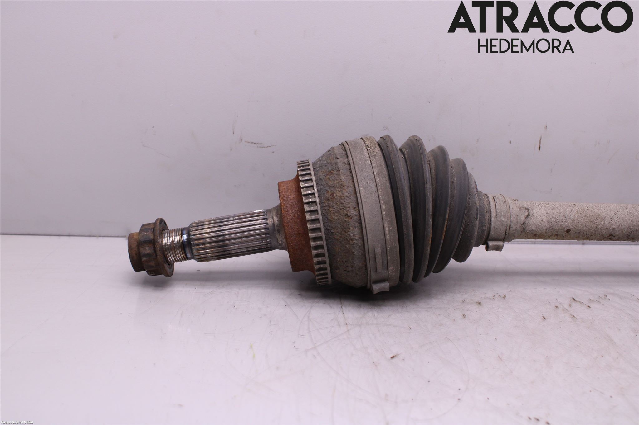 Toyota AVENSIS 07-08 Drivaksel Foran Kompl Venstre
