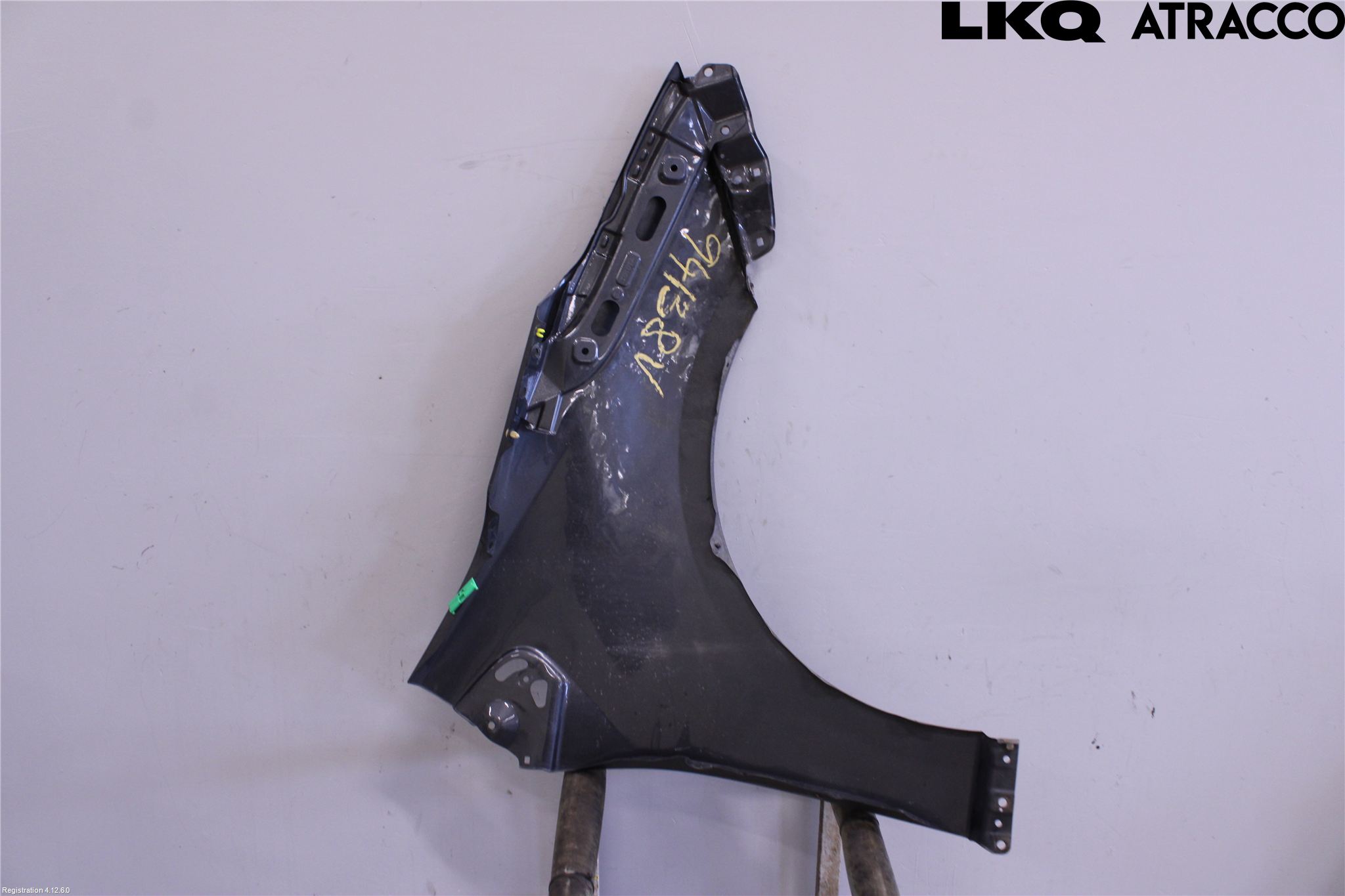 Toyota PRIUS (ZVW50) 16-21 Skjerm Foran Venstre