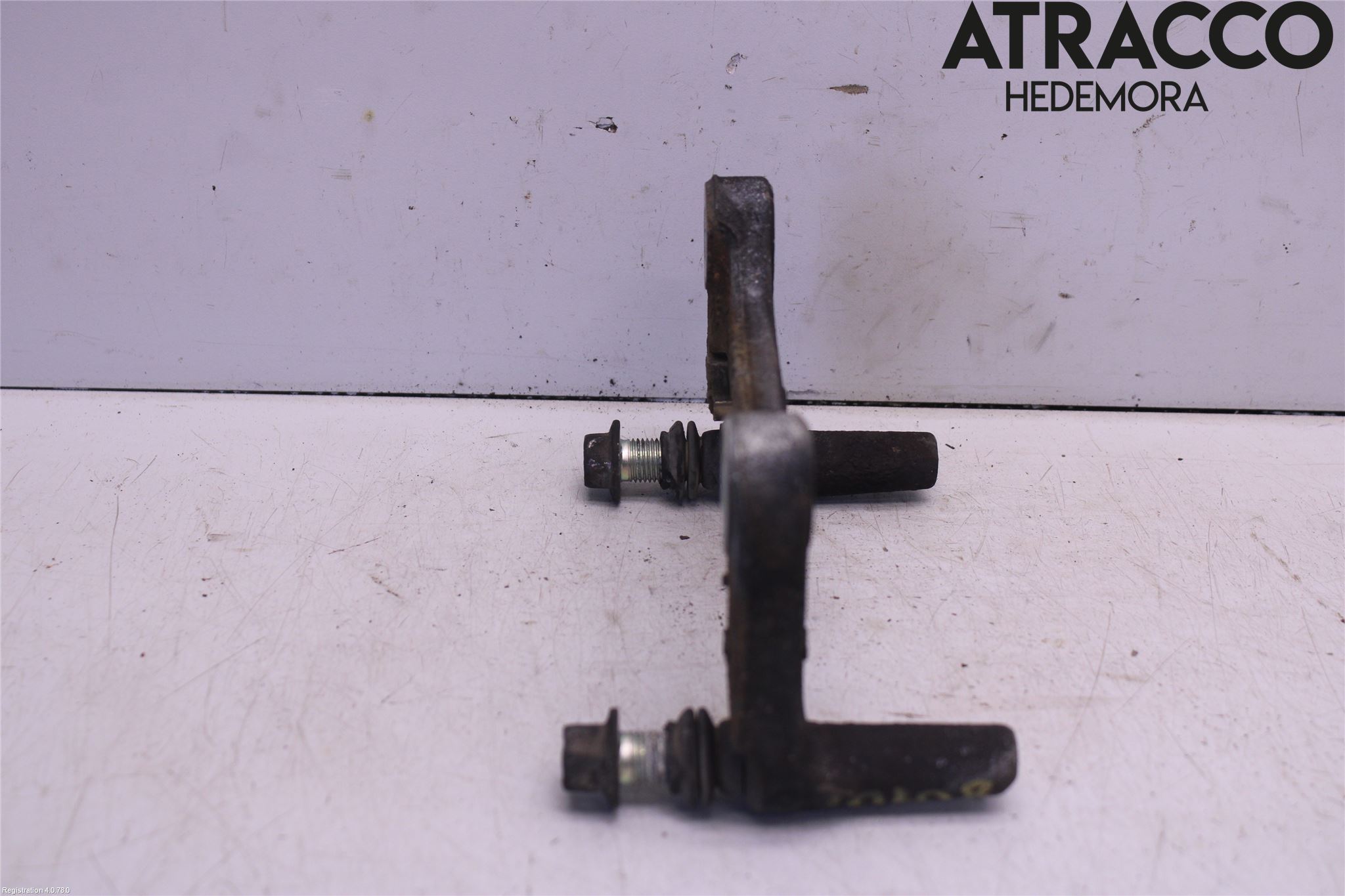 Mitsubishi SPACE STAR 13- Bremsecaliper Feste Holder