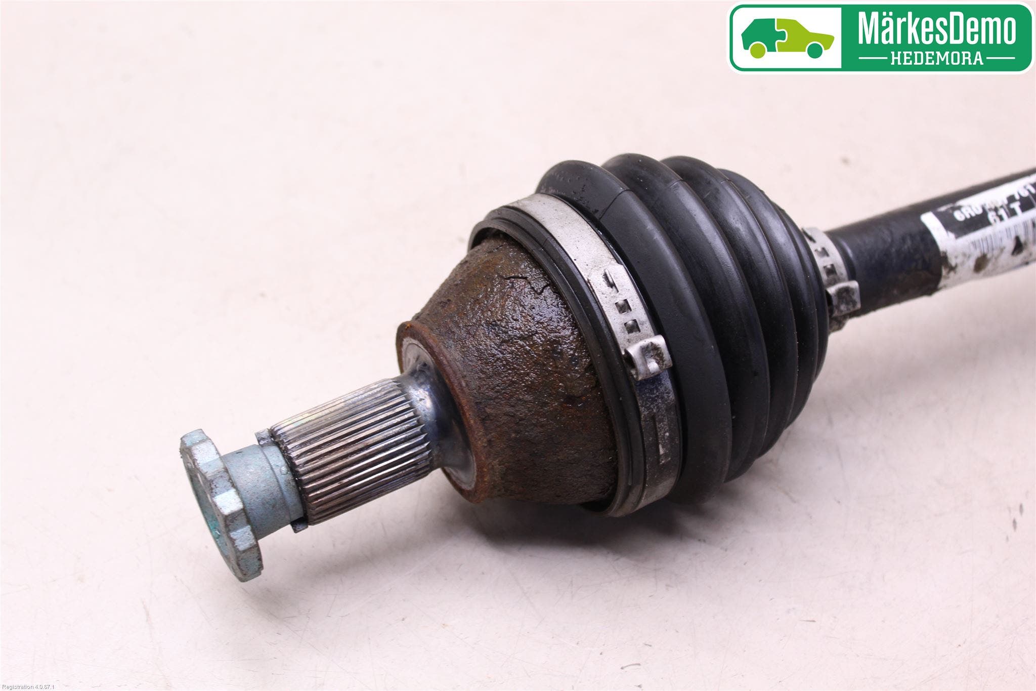 Volkswagen VW POLO 10-17 Drivaksel Foran Kompl Venstre
