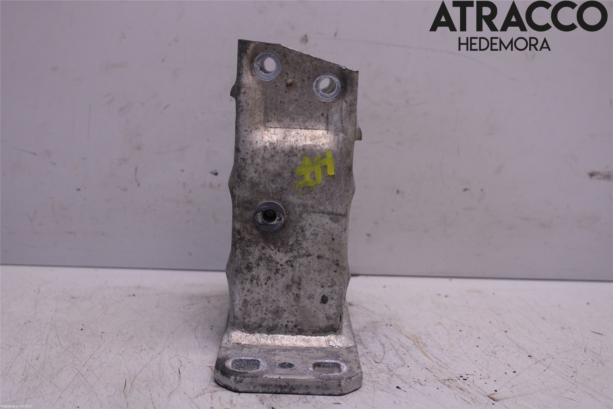 BMW 5 E60/61 Sed/Tou 02-10 Støtfanger Foran Feste