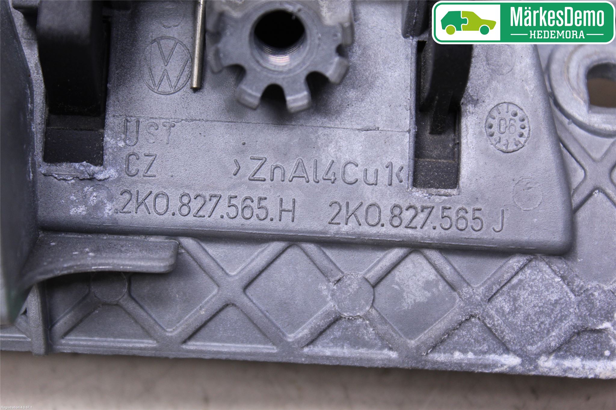 Volkswagen VW CADDY      04-10 Bakluke Handtak Ytre