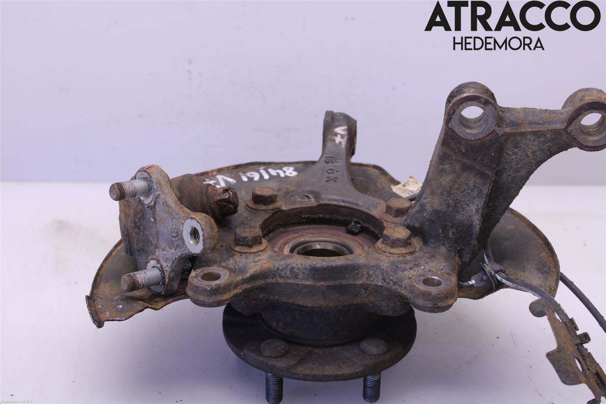 Toyota AURIS 13-19 Spindel Vf