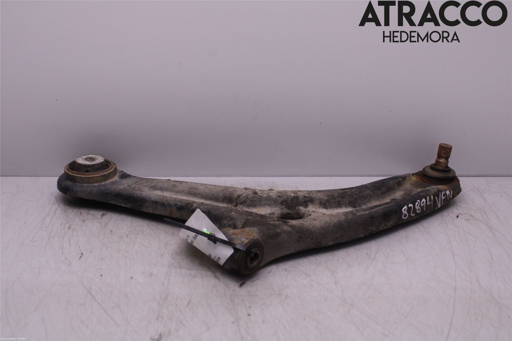 Ford TRANSIT/TOURNEO COURIER 13-23 Bærearm Foran Venstre Nedre