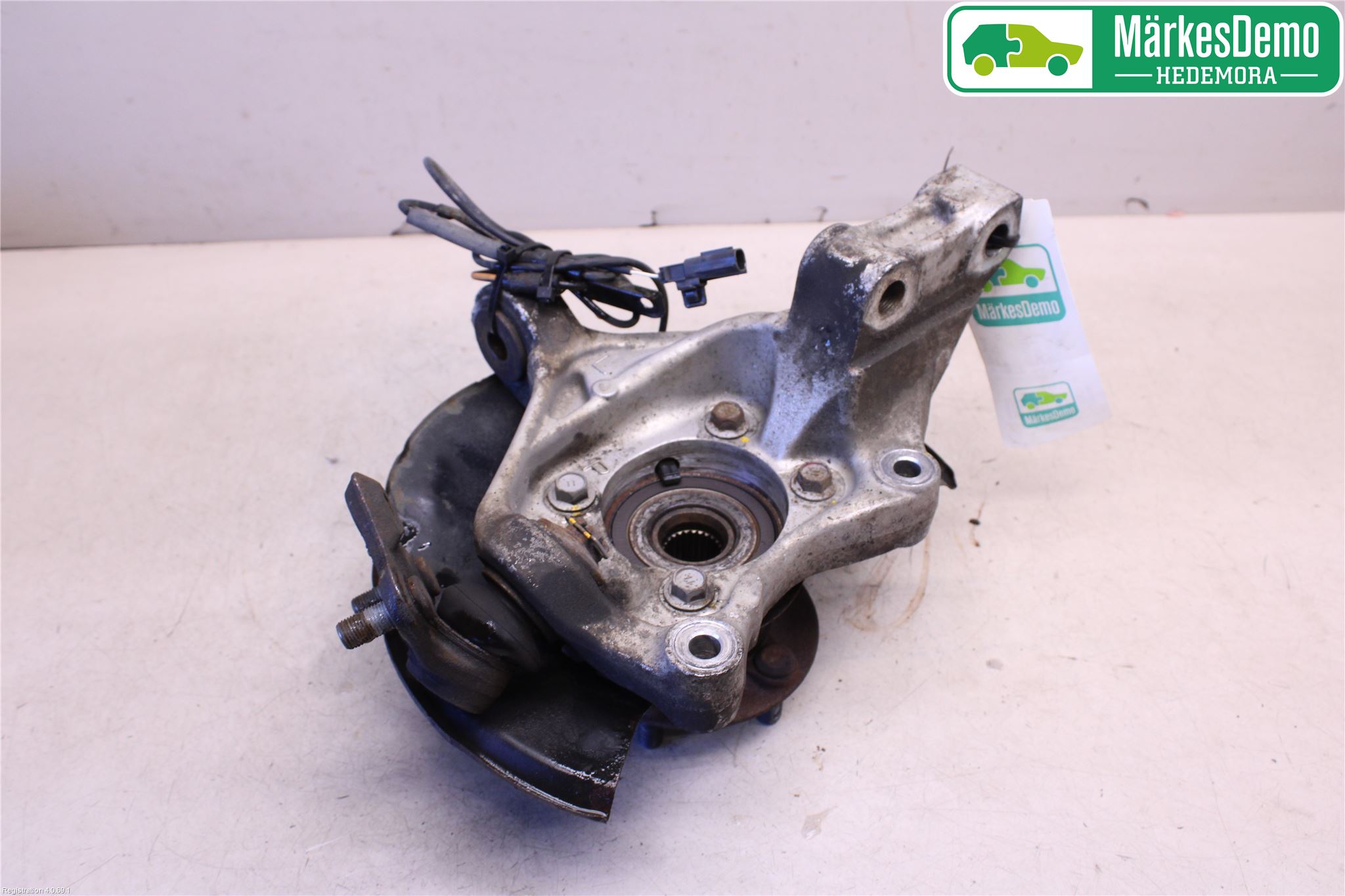 Toyota PRIUS ZVW30 09-20 Spindel Vf