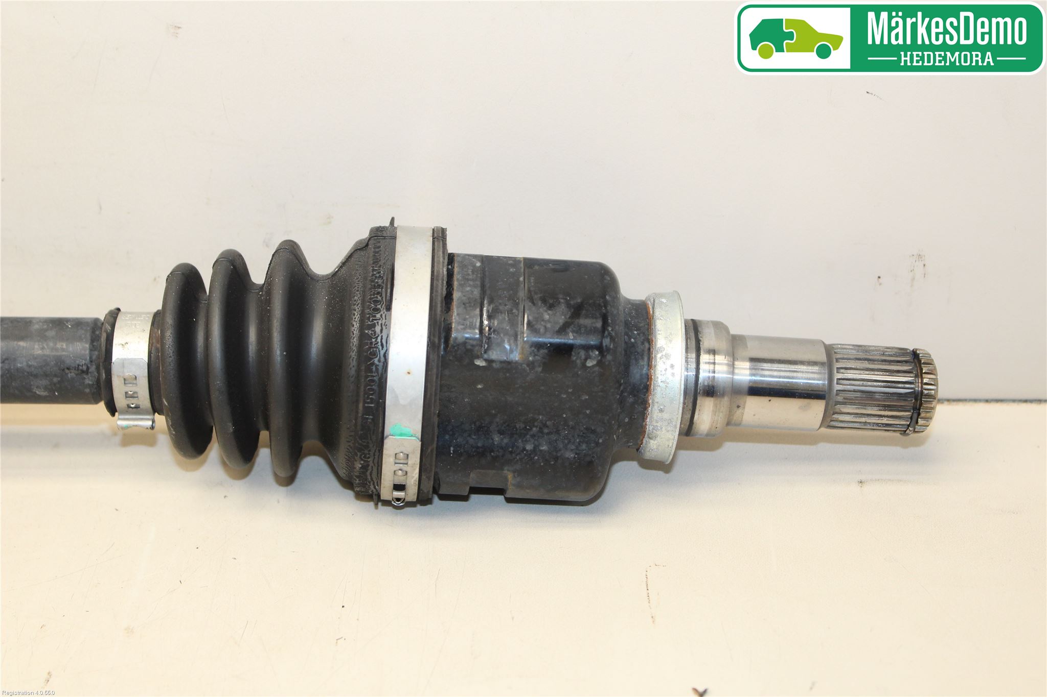 Toyota YARIS XP130 15-20 Drivaksel Foran Kompl Høyre