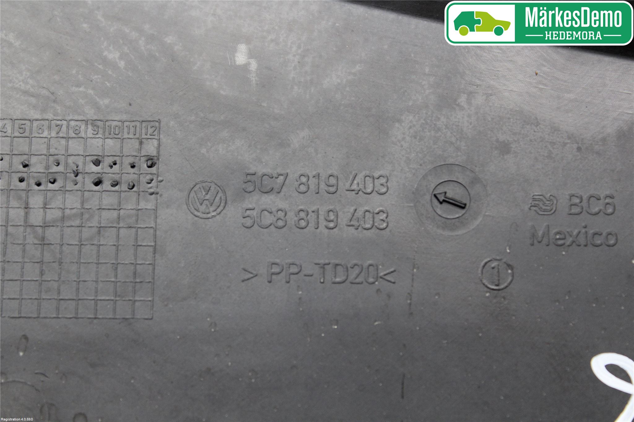 Volkswagen VW JETTA VI 11- Visker Deksel-Grill-Under Frr