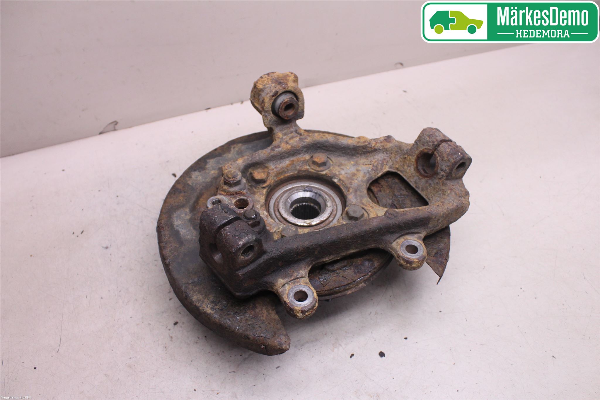 Nissan PATHFINDER R51 05-12 Spindel Hb