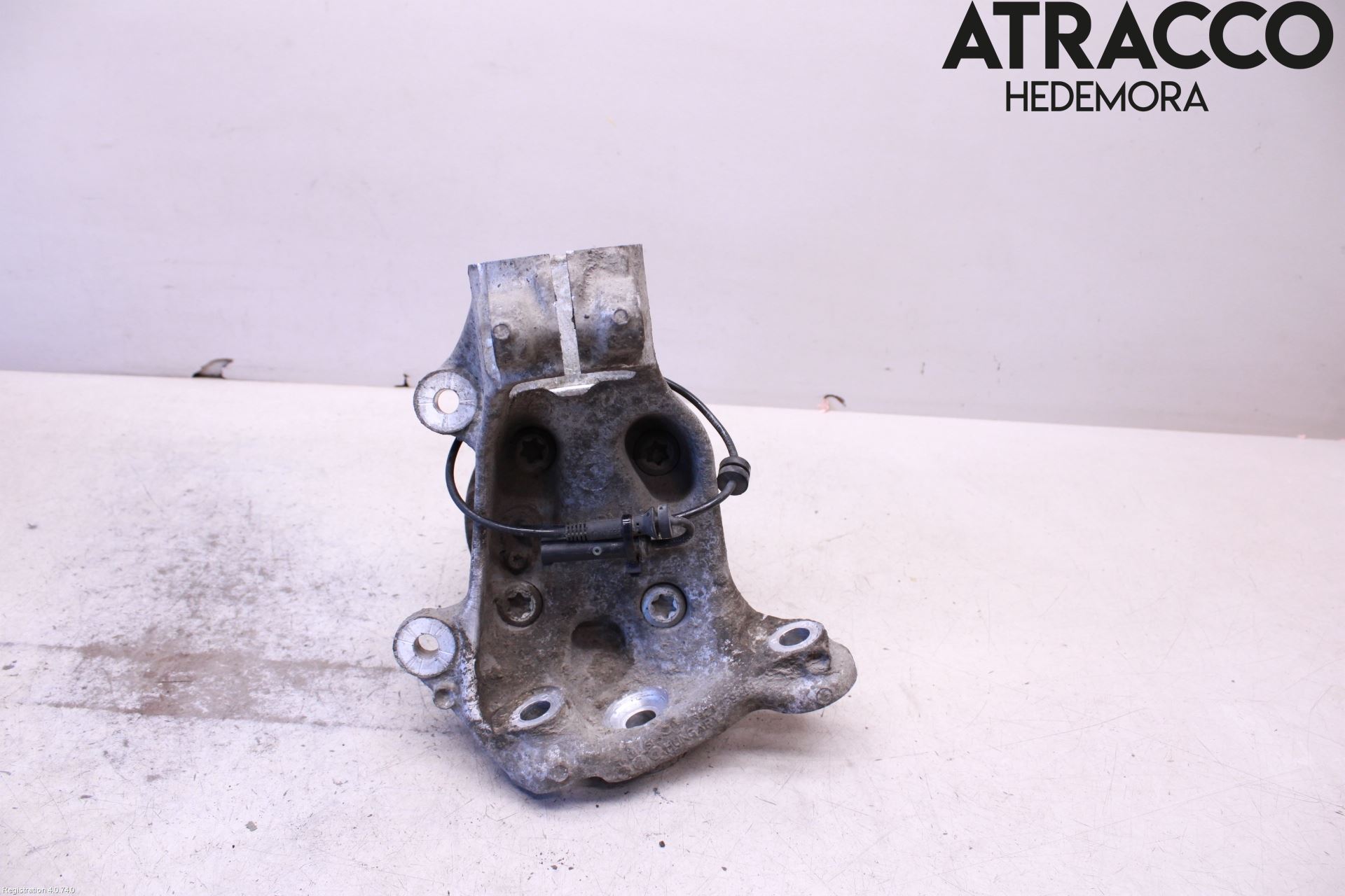 BMW 1 F20/F21 11-19 Spindel Vf
