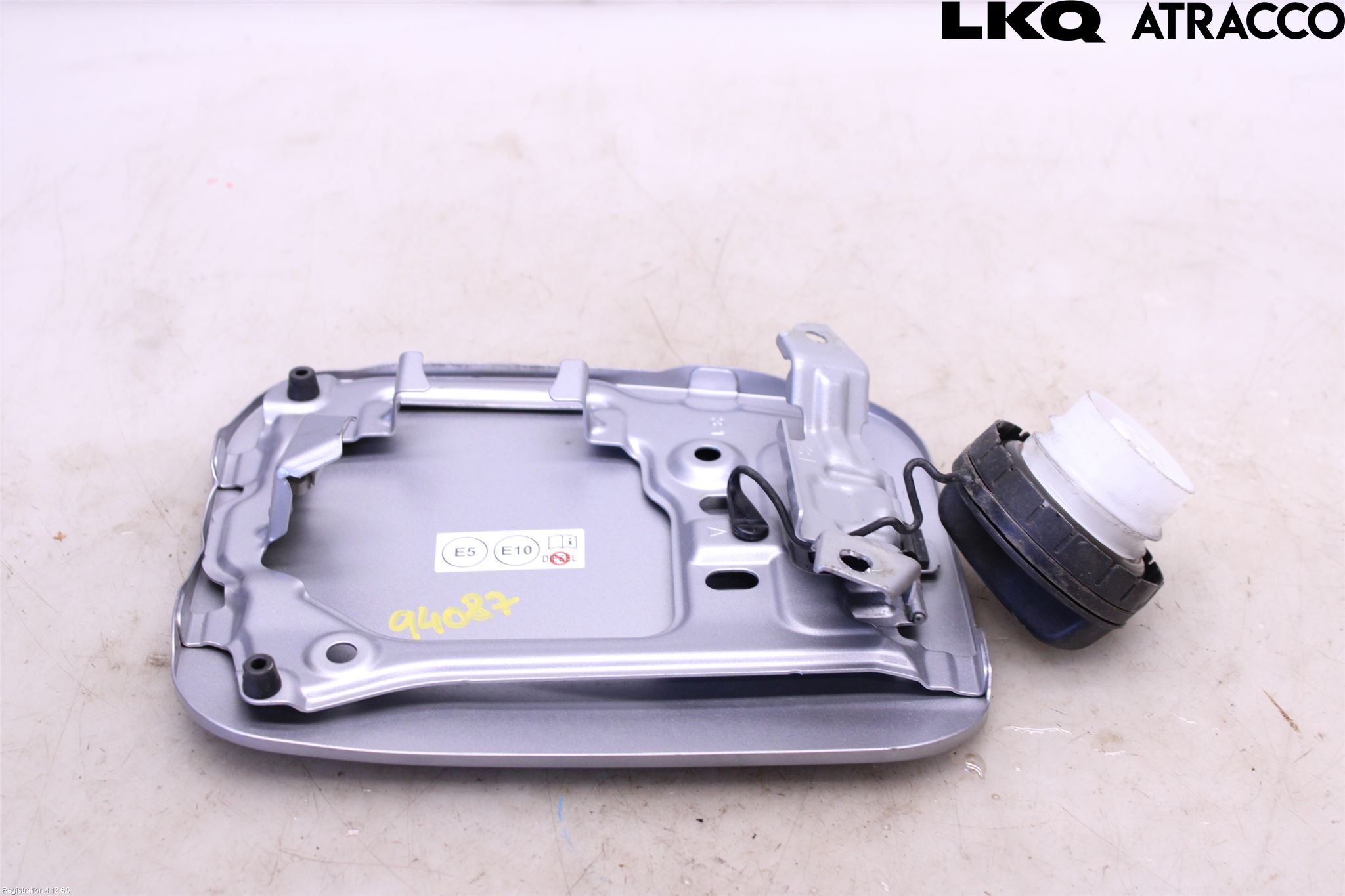 Toyota RAV4 19- Drivstoff Tankluke