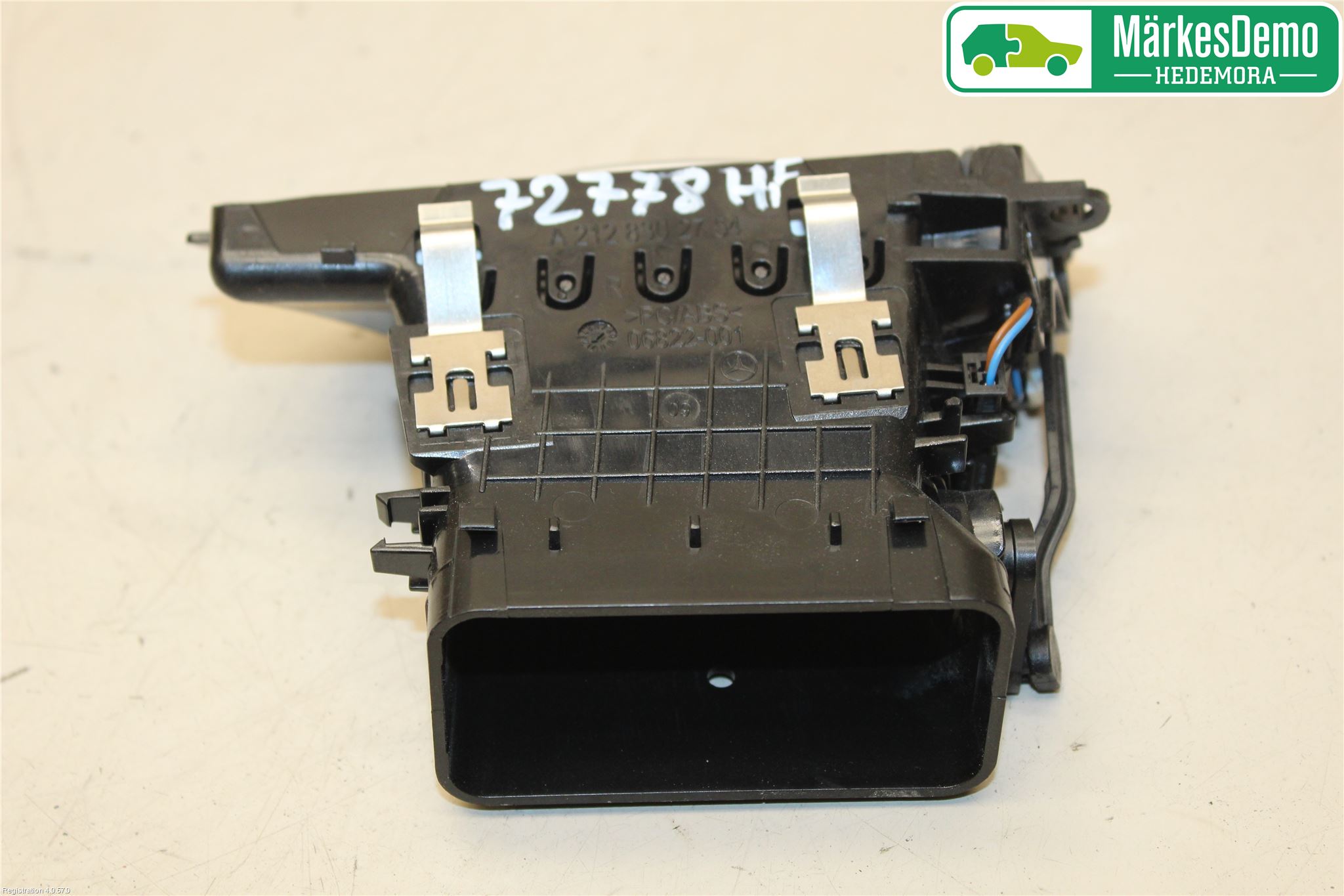 Mercedes-Benz MB E-KLASS (W212) 09-16 Dashbord Kanal - Dyse