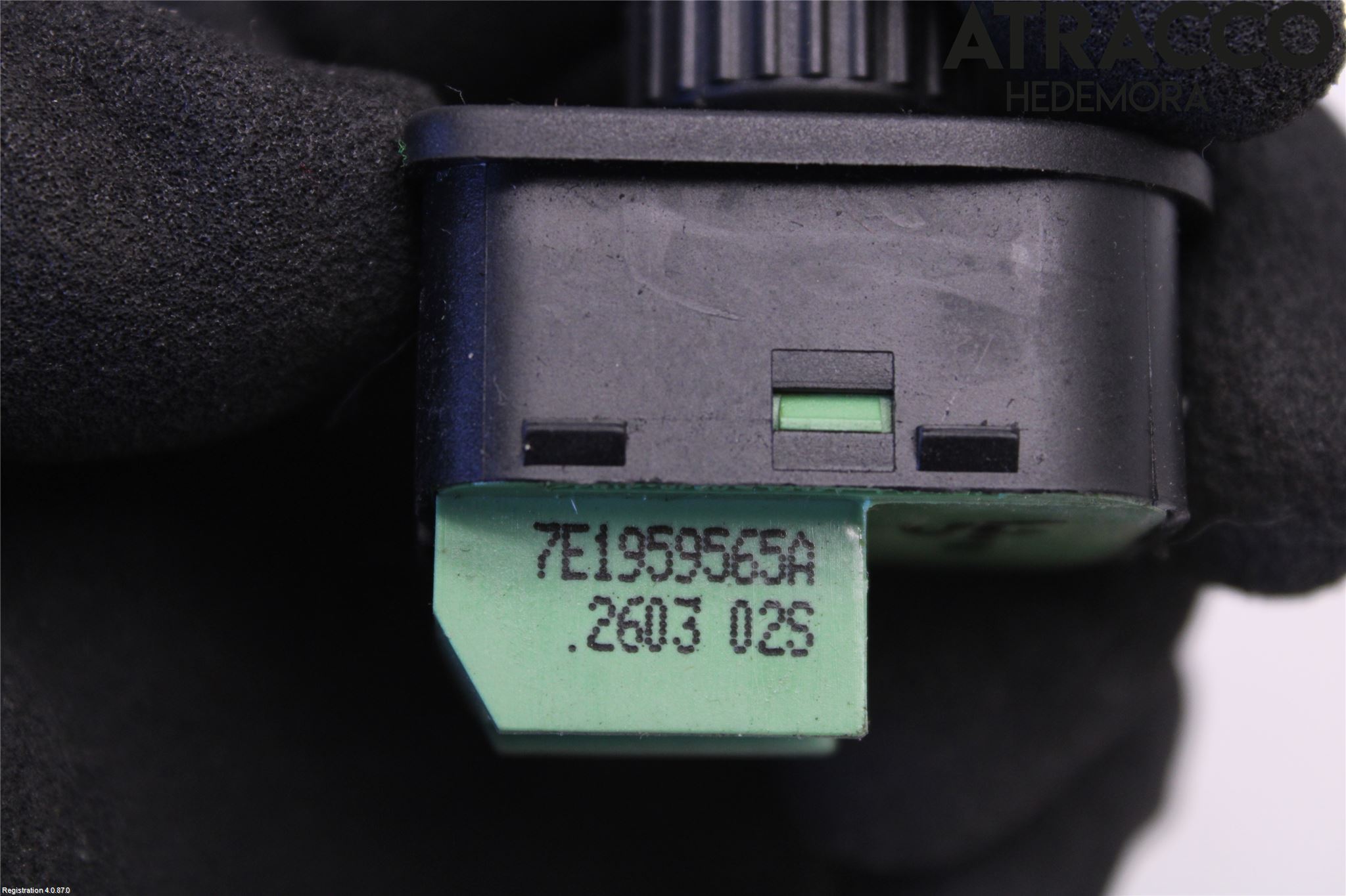 Volkswagen VW TRANSP/CARAVELLE (T5) 04-15 Bryter Speil