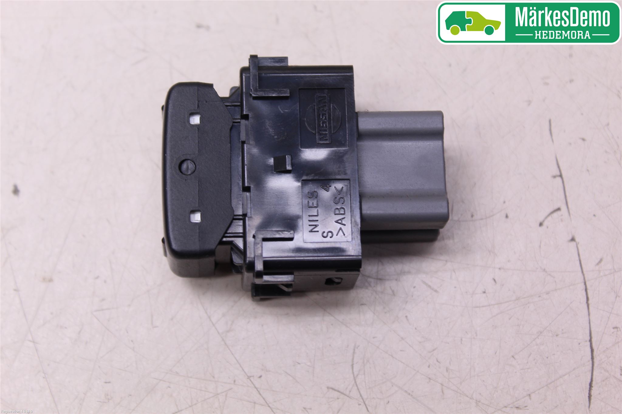 Nissan NAVARA 05-16 Bryter Varmesete