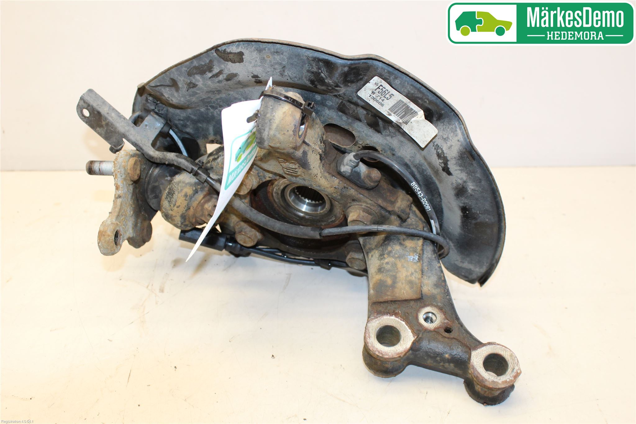 Toyota AURIS 13-19 Spindel Vf