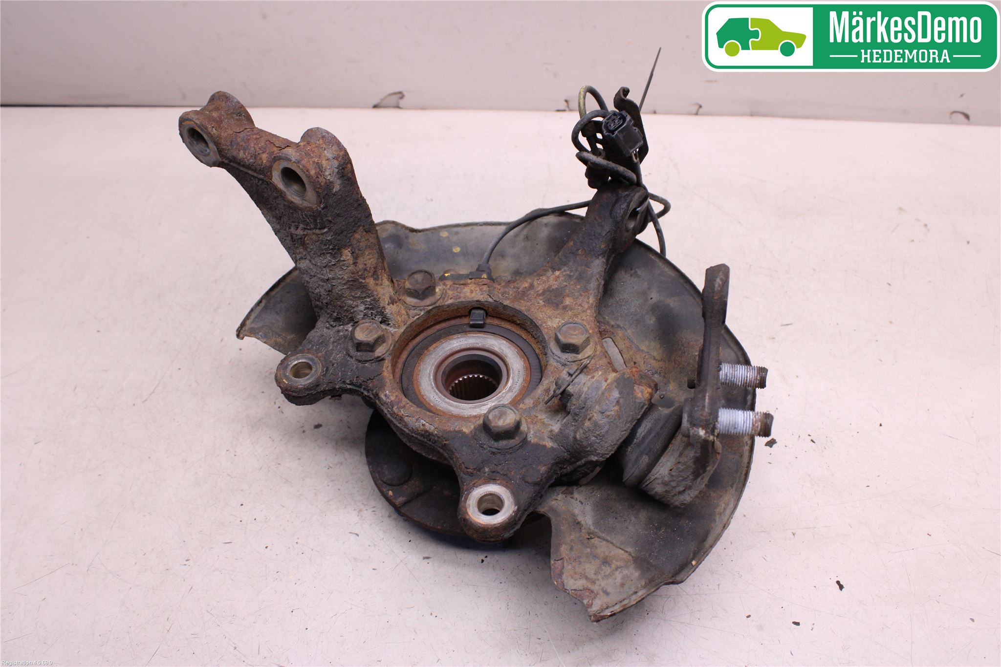Toyota RAV 4 06-12 Spindel Hf