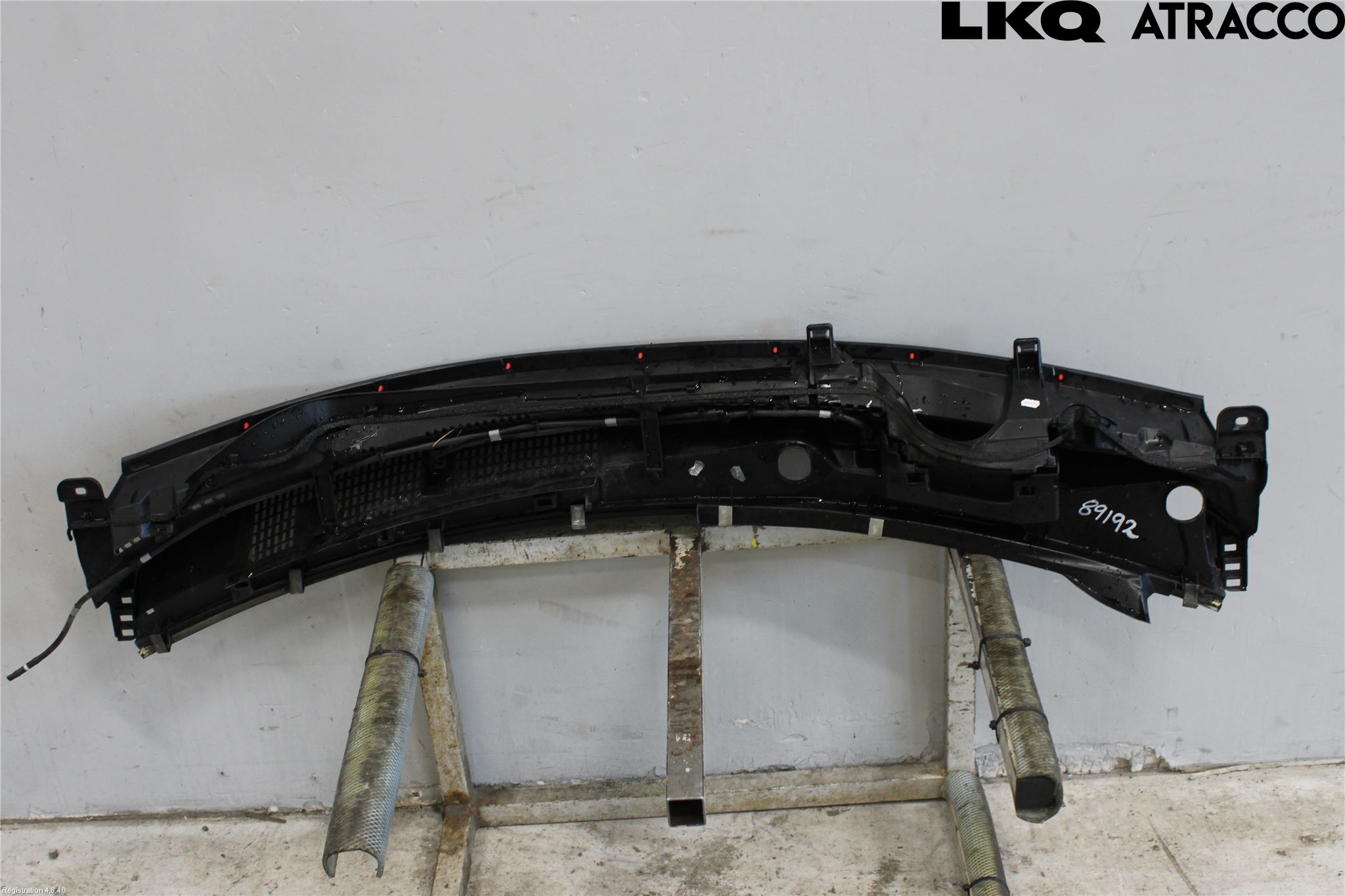 Toyota YARIS XP21 20- Visker Deksel-Grill-Under Frr