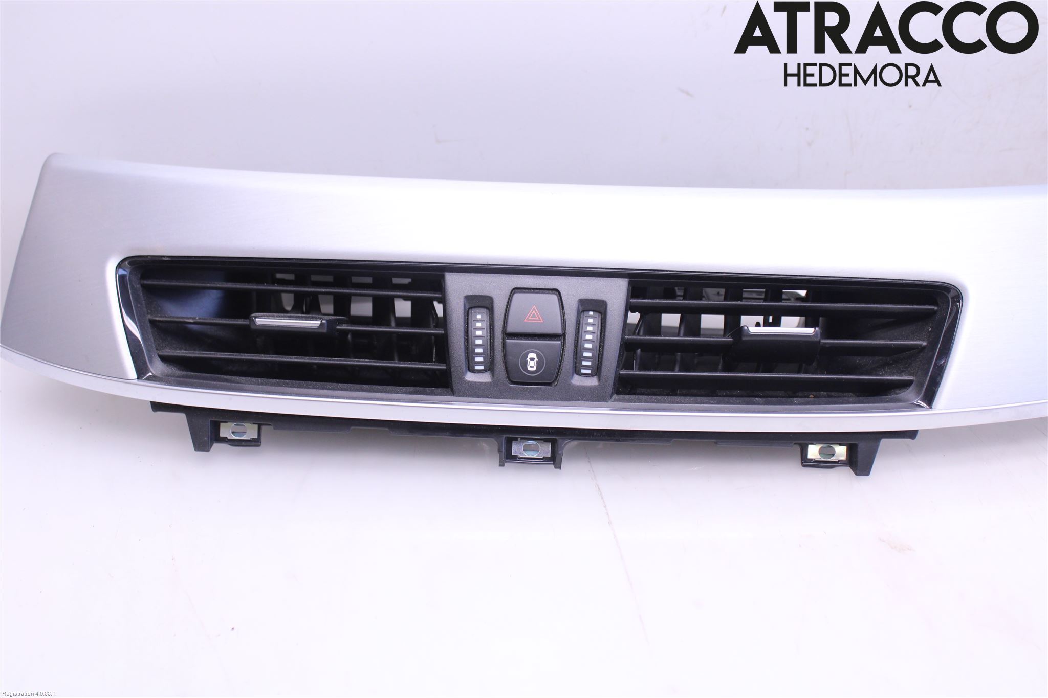 BMW X1 F48 15-22 Dashbord Kanal - Dyse