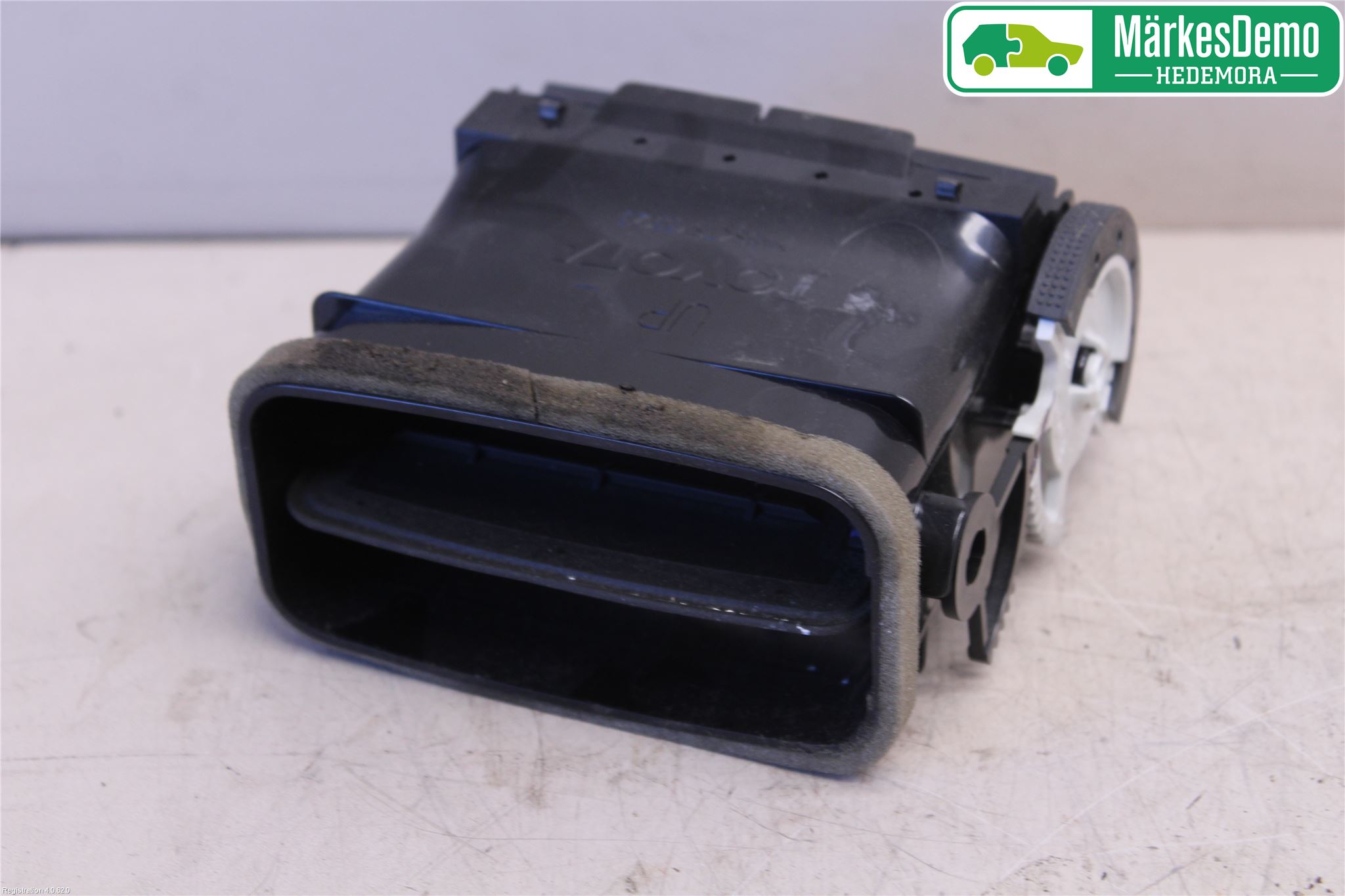Toyota AVENSIS 07-08 Dashbord Kanal - Dyse