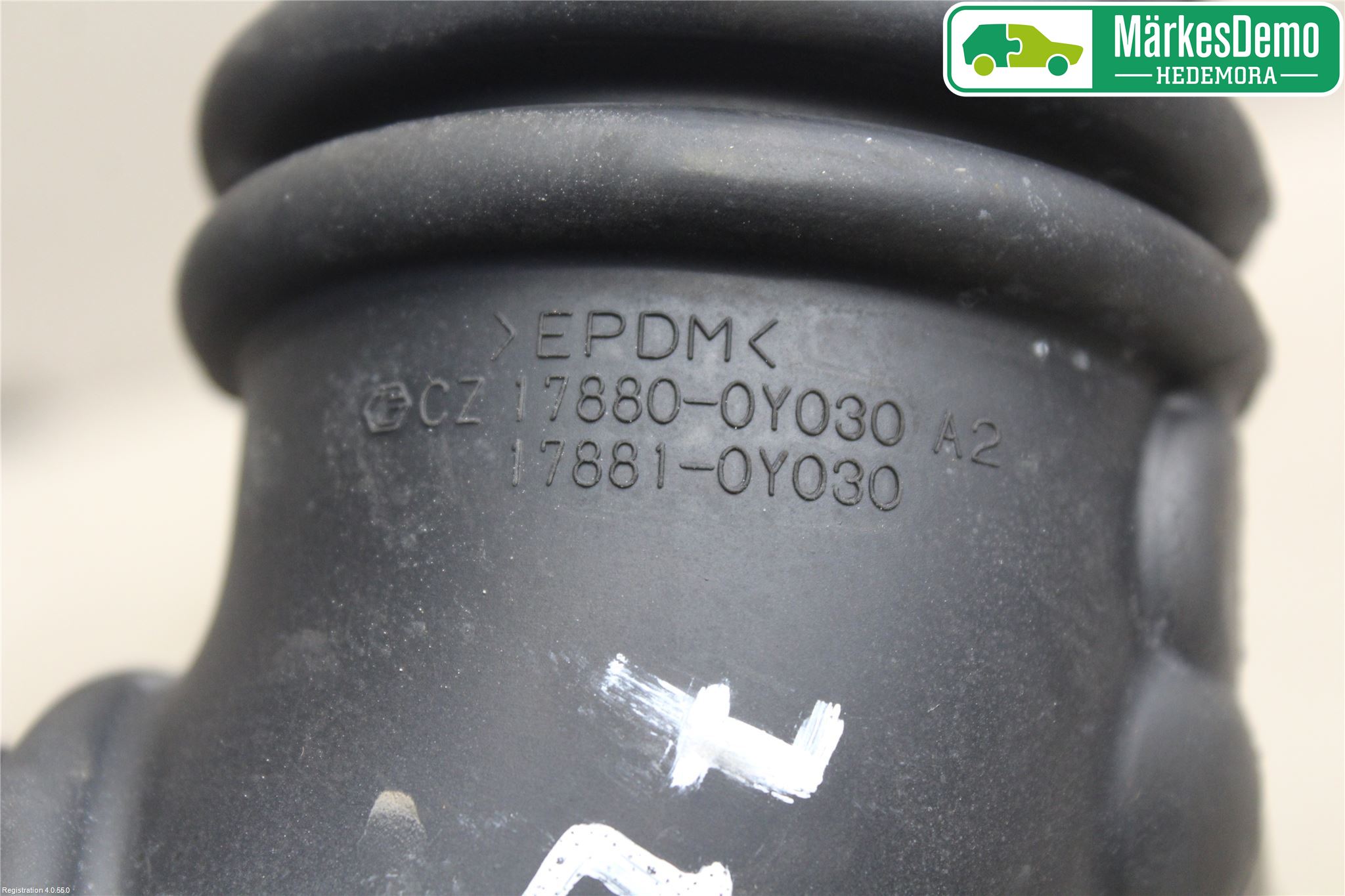 Toyota YARIS XP130 15-20 Inns Gummibelg - Slange