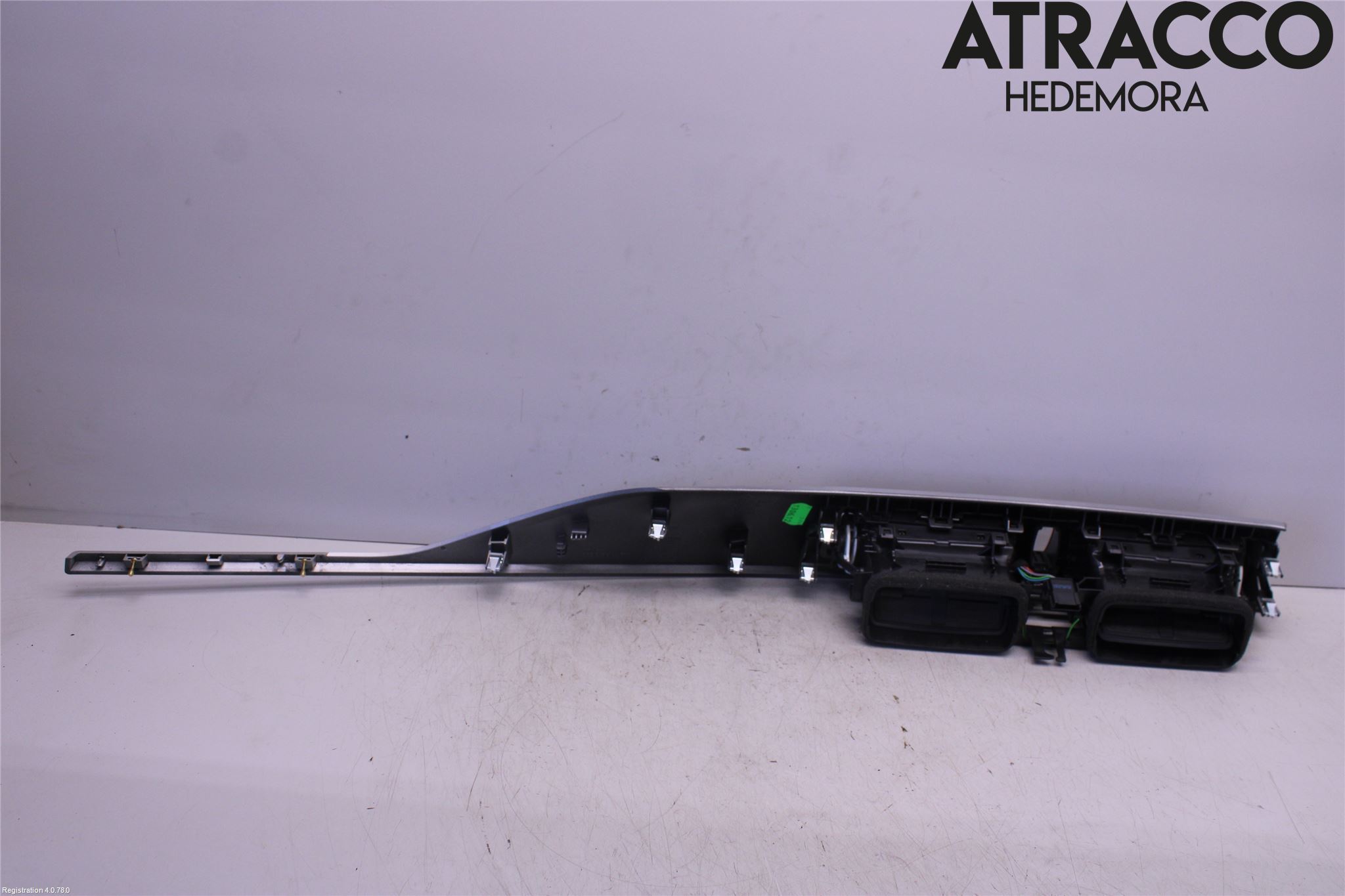 BMW 3 F30/F31/F80 12-19 Dashbord Kanal - Dyse