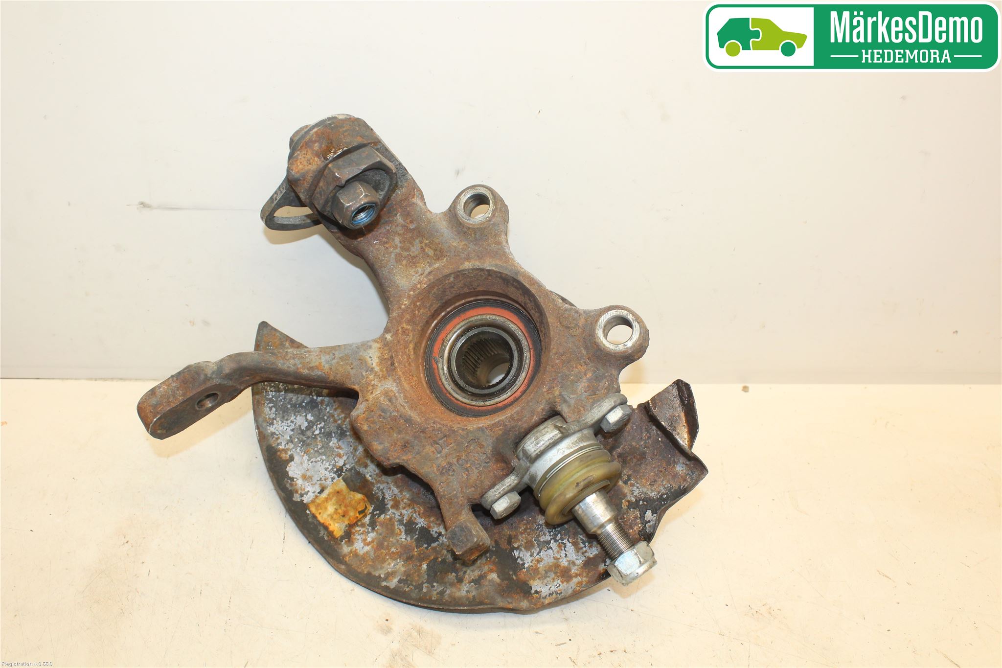 Volkswagen VW TRANSP/CARAVELLE (T4) 91-03 Spindel Vf