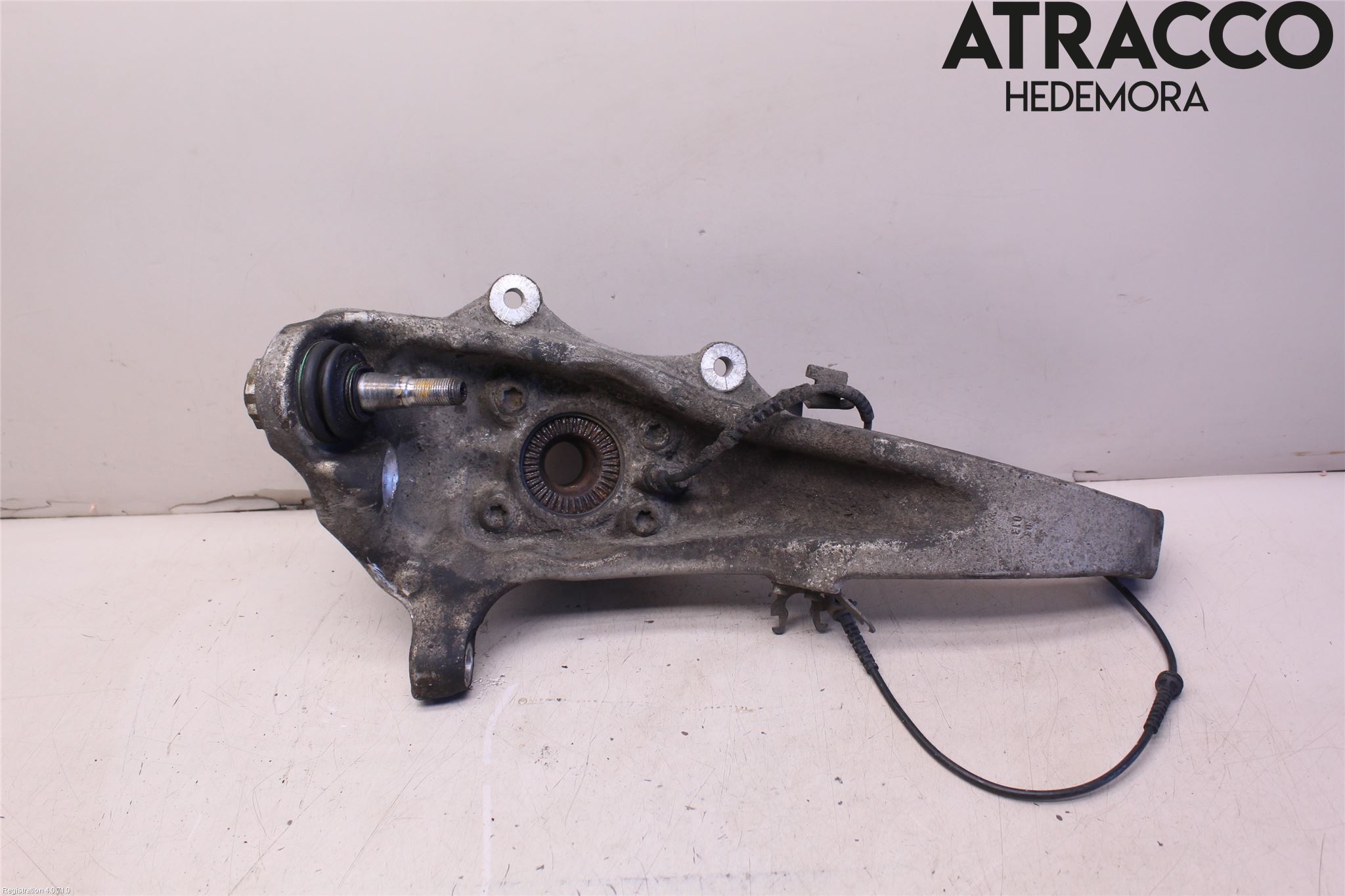 BMW 7 F01/02/03/04 09-15 Spindel Vf