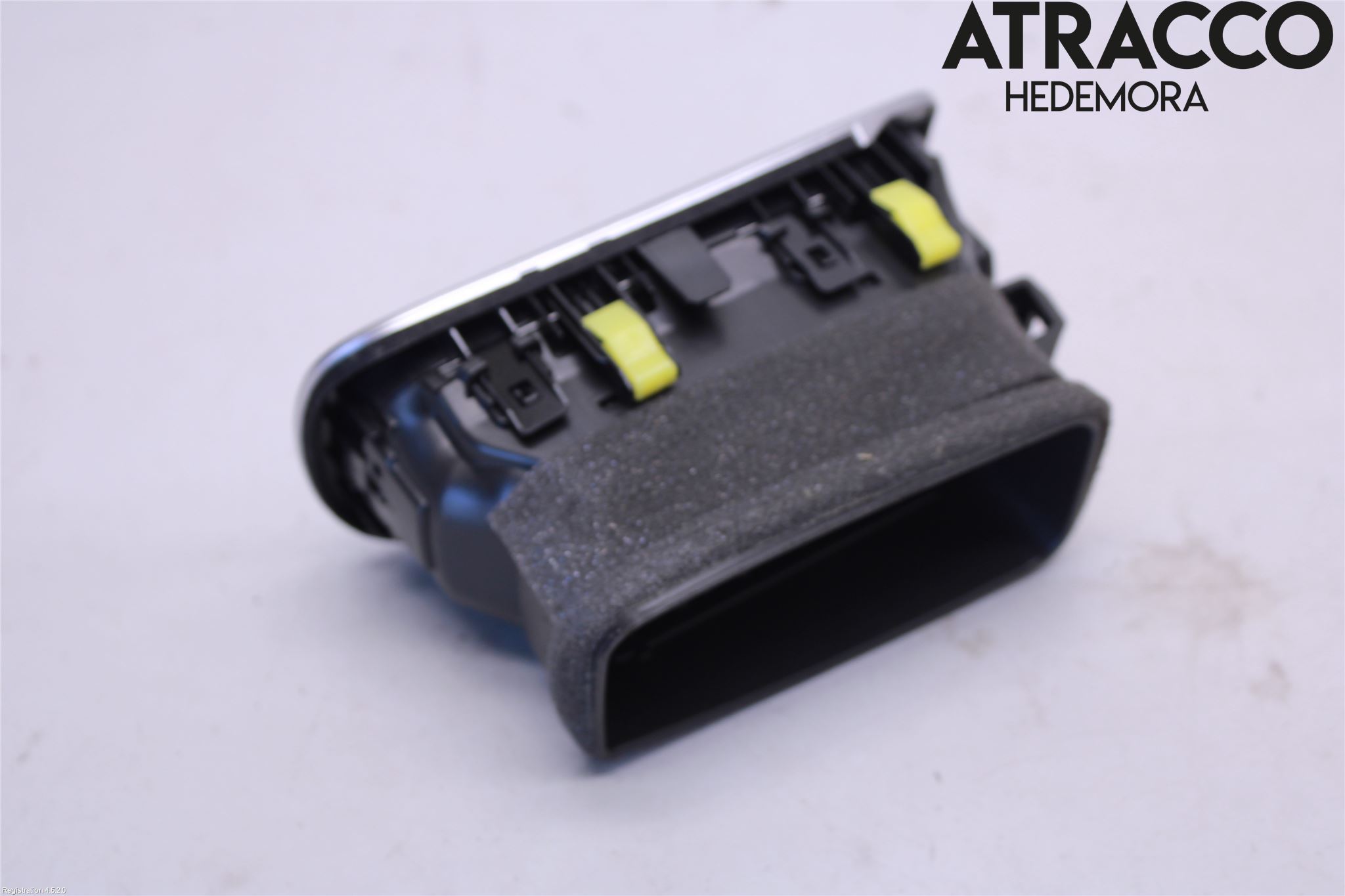 Toyota PRIUS (ZVW50) 16-21 Dashbord Kanal - Dyse