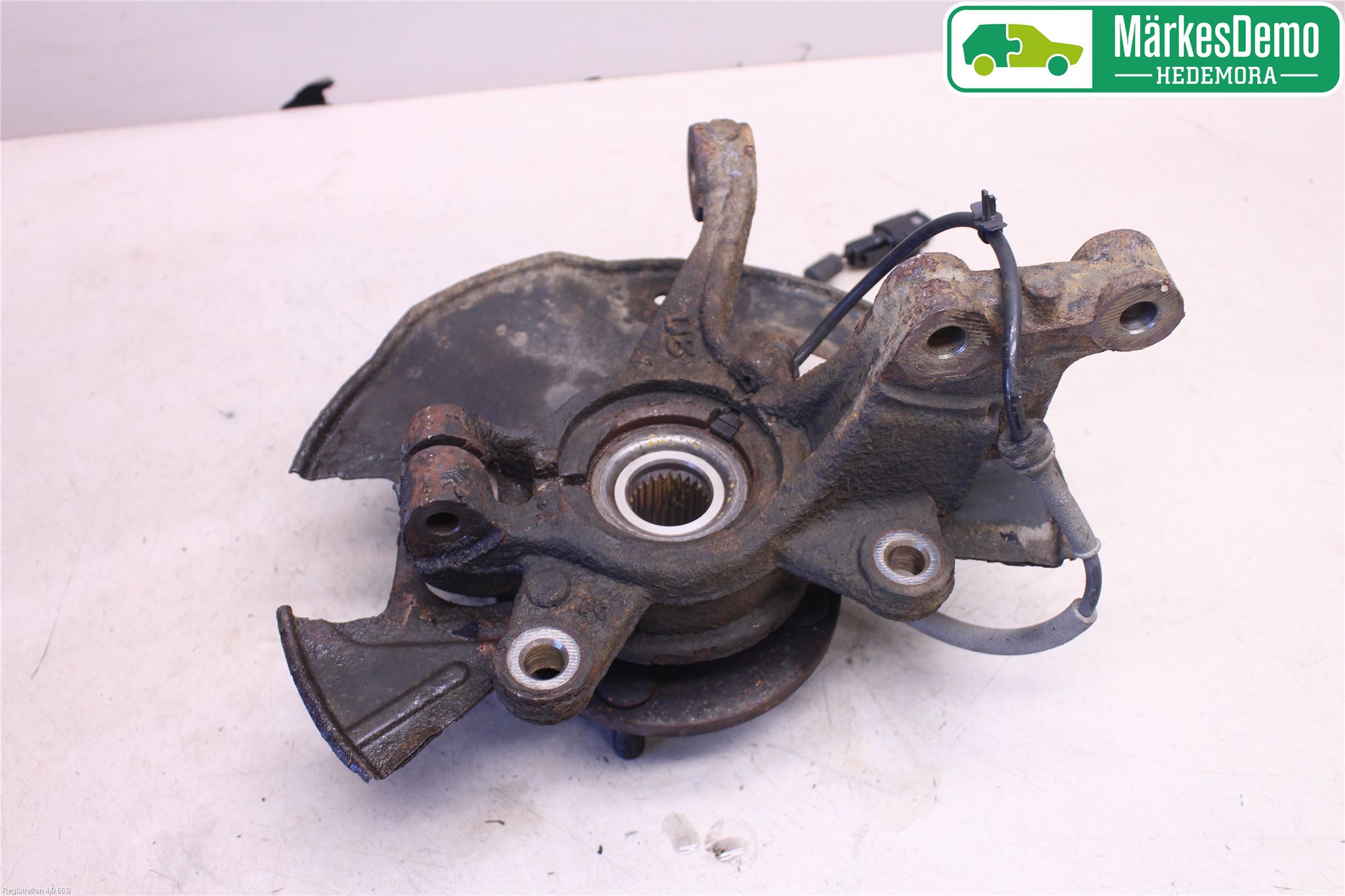 Mazda 2 (DE) 08-15 Spindel Vf