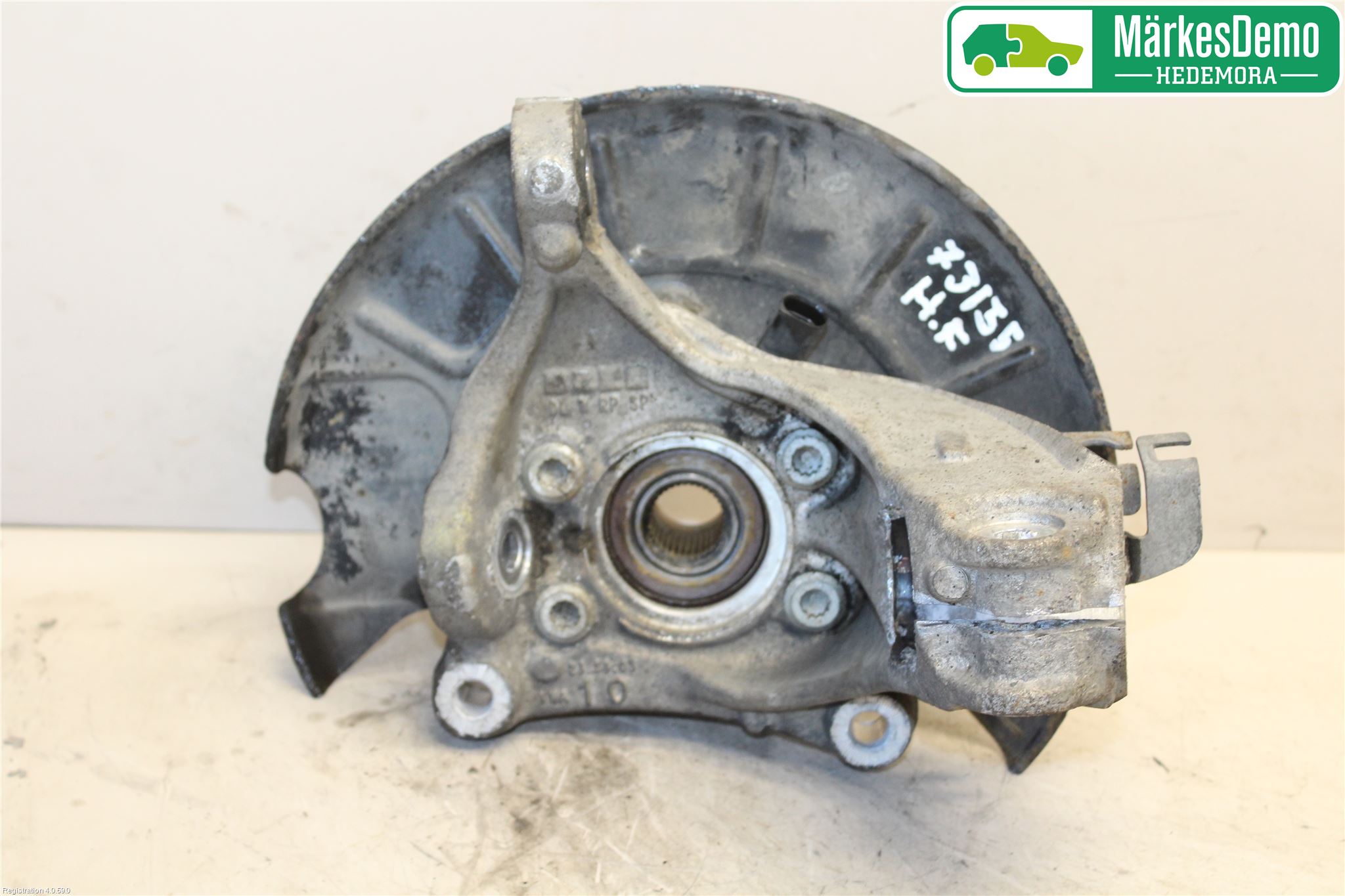 Volkswagen VW PASSAT 11-14 Spindel Hf