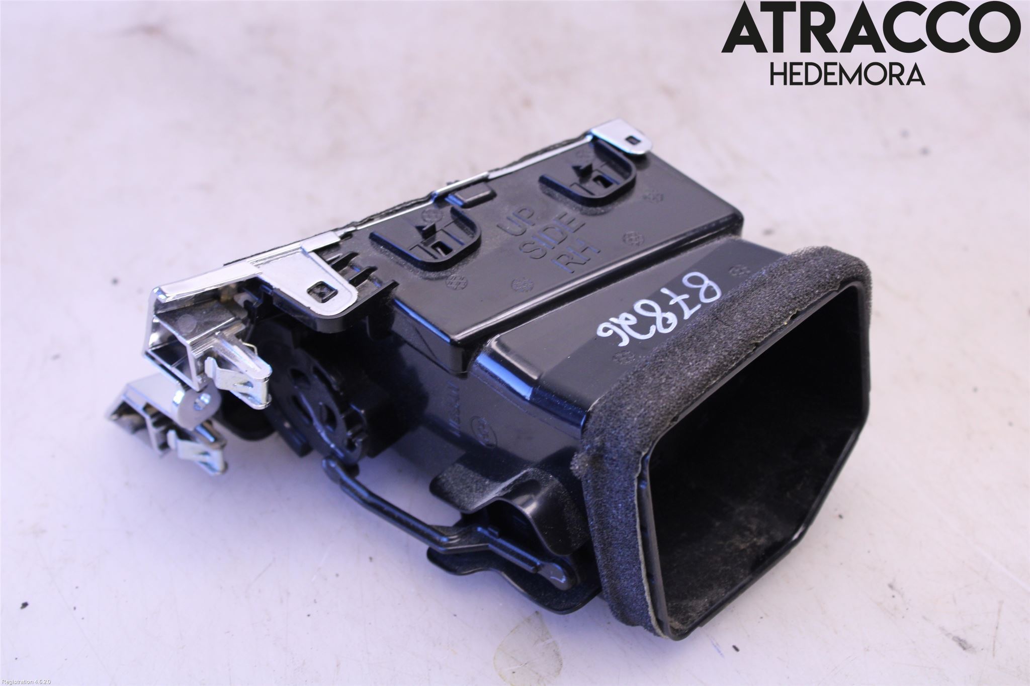 Nissan PULSAR Dashbord Kanal - Dyse