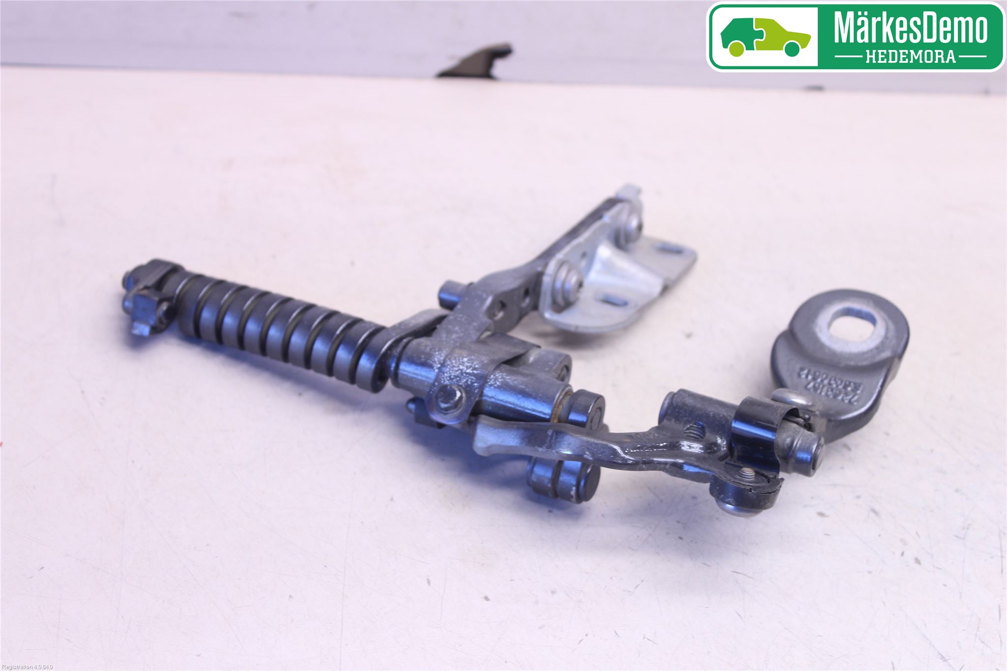 BMW 3 F30/F31/F80 12-19 Bakluke Hengsel Venstre